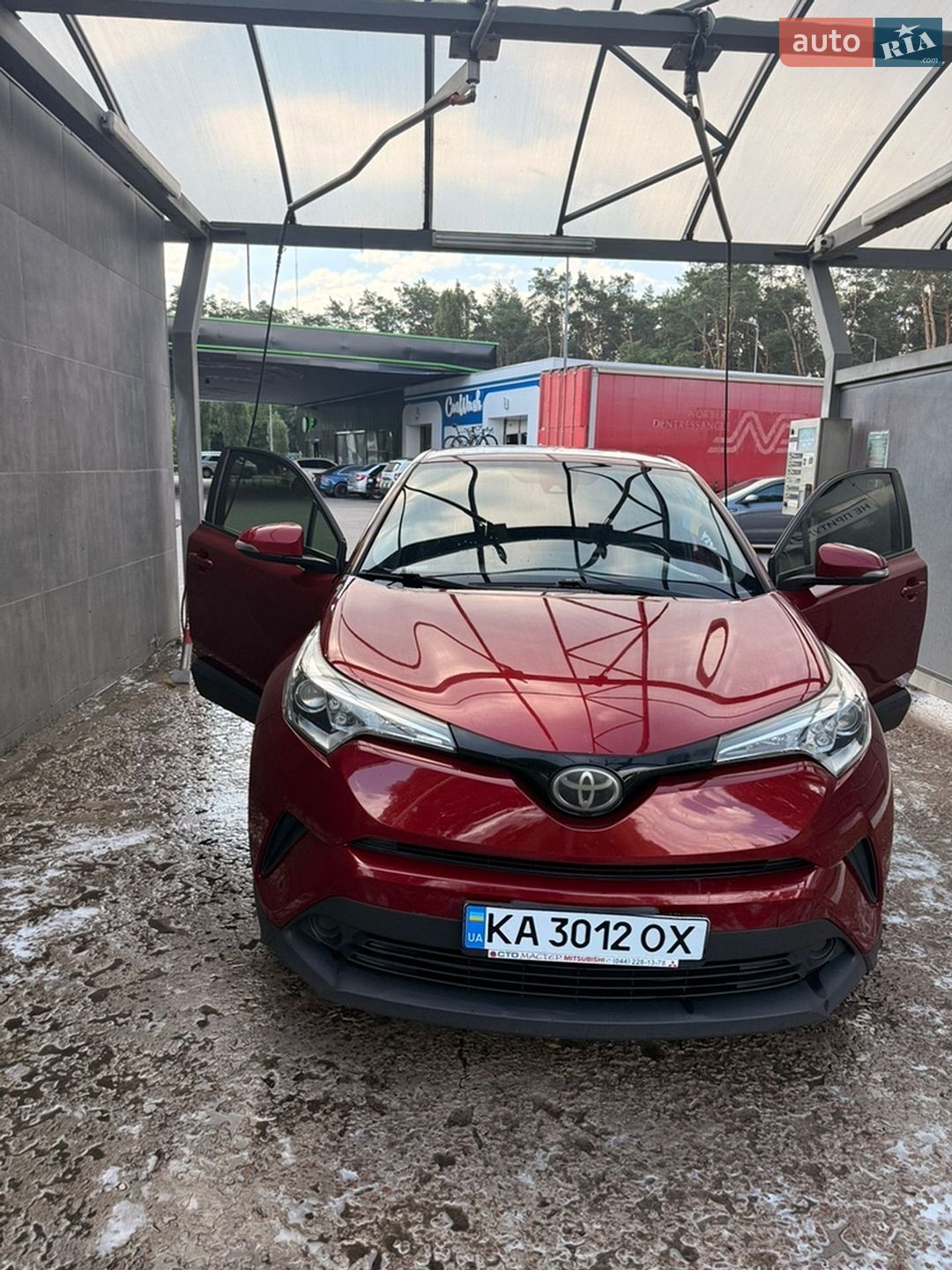 Toyota C-HR 2018 VIN JTNKHMBX4J1002893 фото оголошення 10 з 11