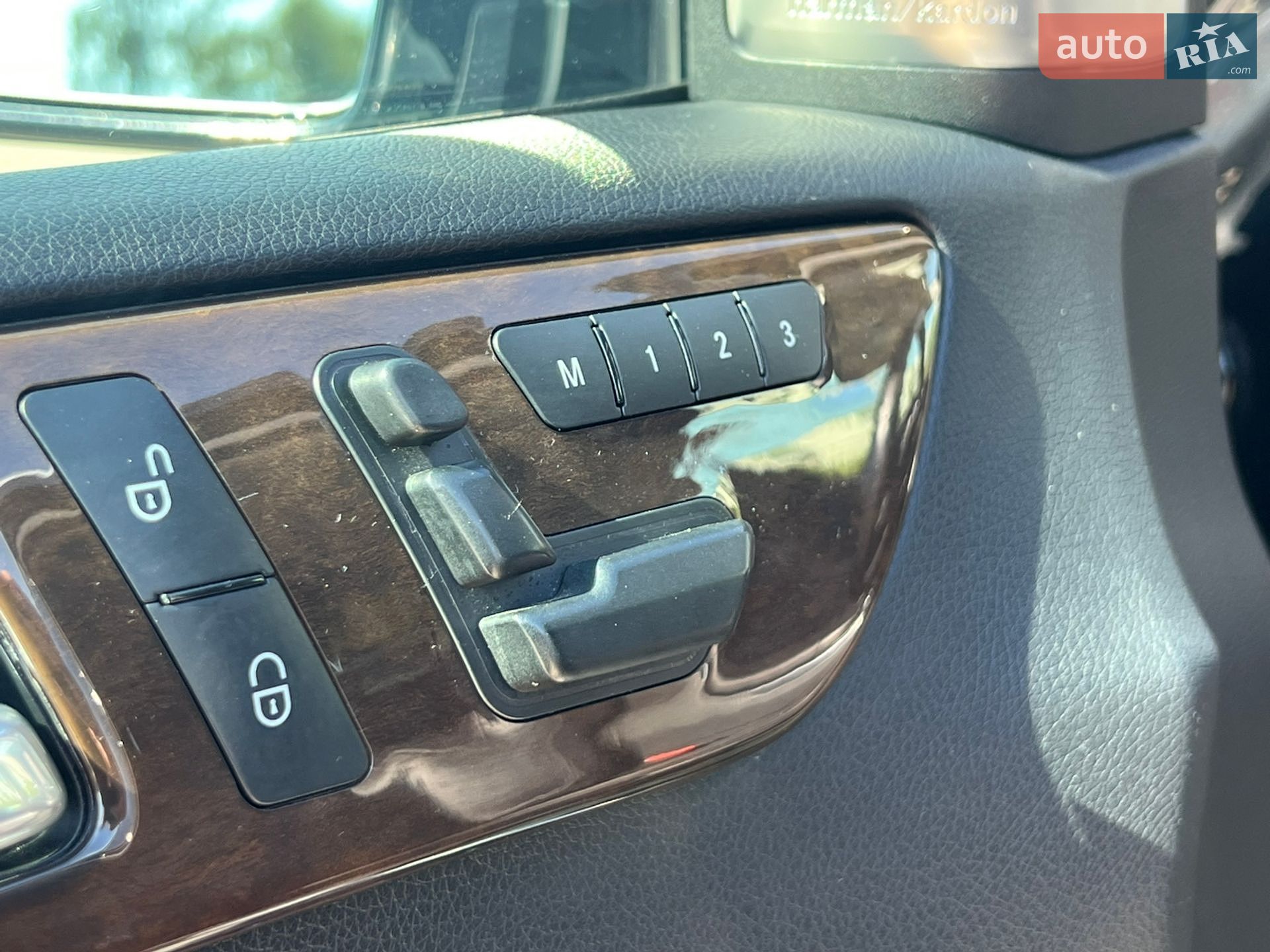 Mercedes-Benz GL-Class 2014 VIN 4JGDF6EE6FA470779 фото оголошення 30 з 44