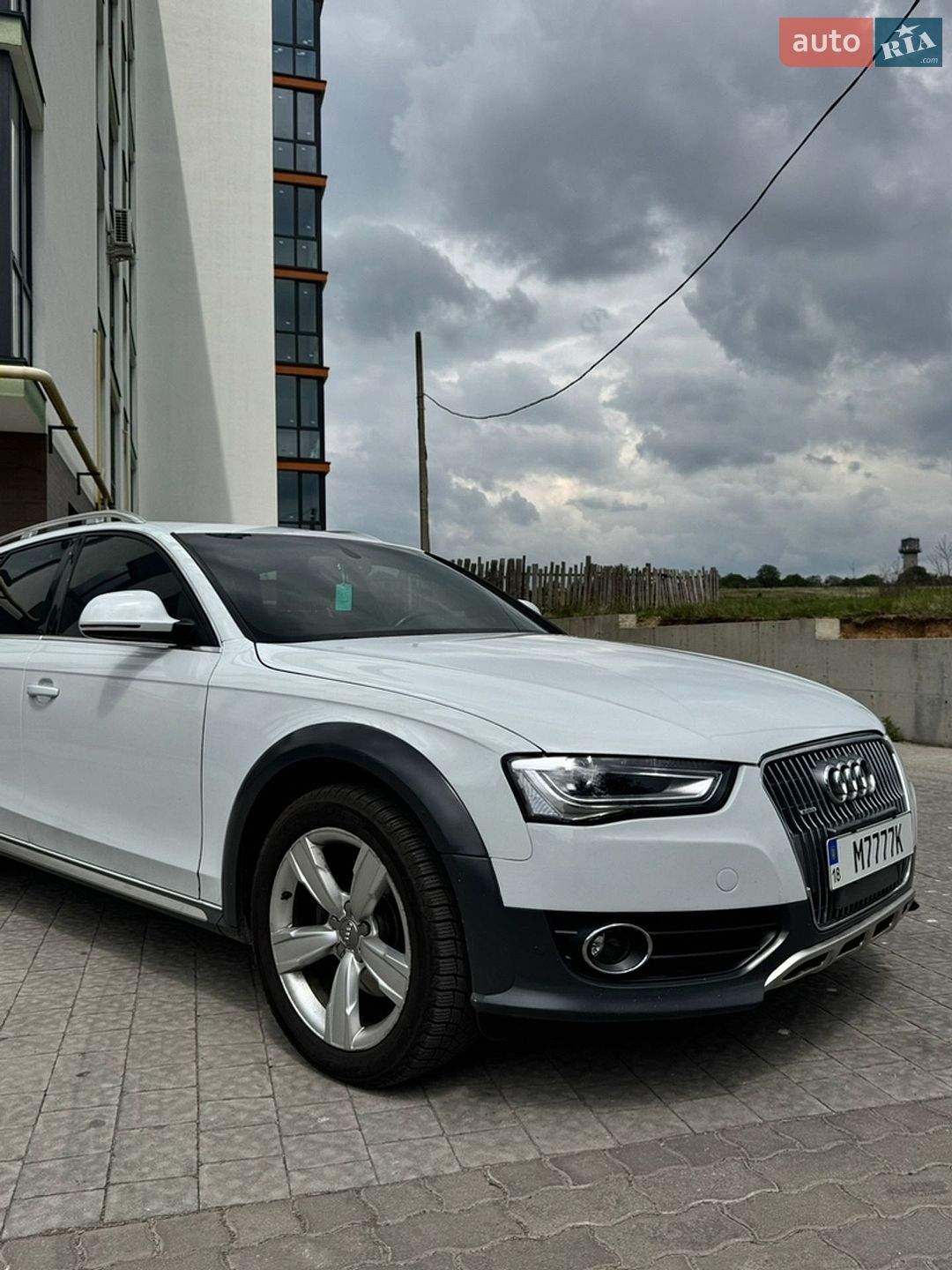 Audi A4 Allroad 2014 VIN WA1UFAFL9EA096441 фото оголошення 2 з 26