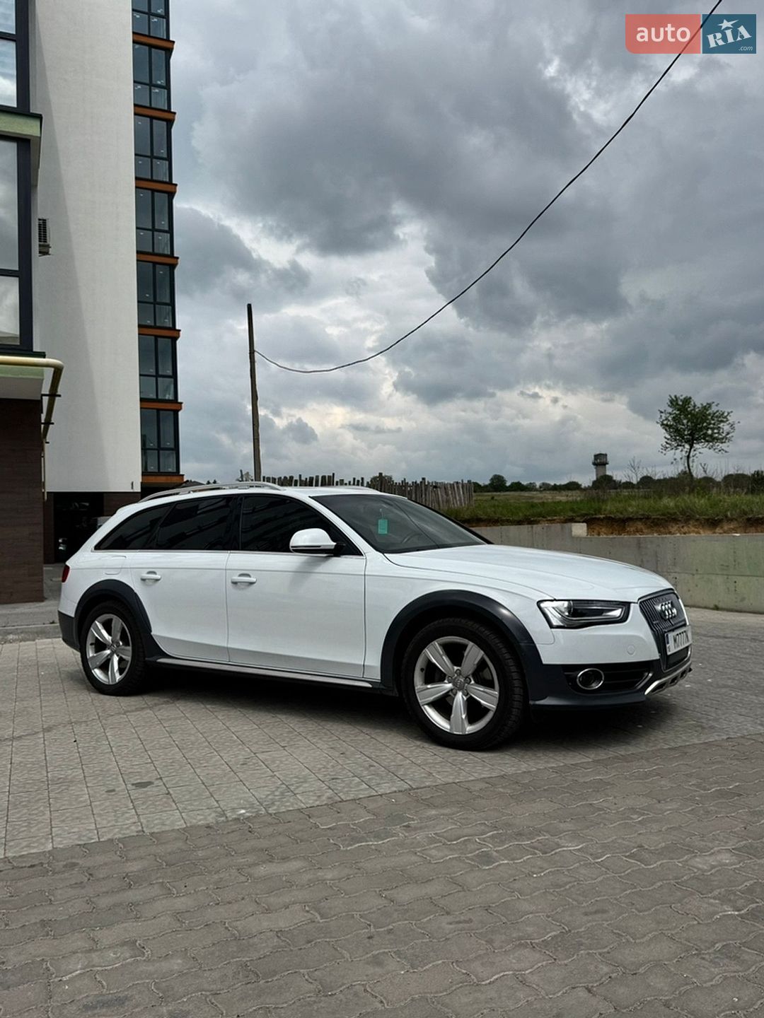 Audi A4 Allroad 2014 VIN WA1UFAFL9EA096441 фото оголошення 6 з 26