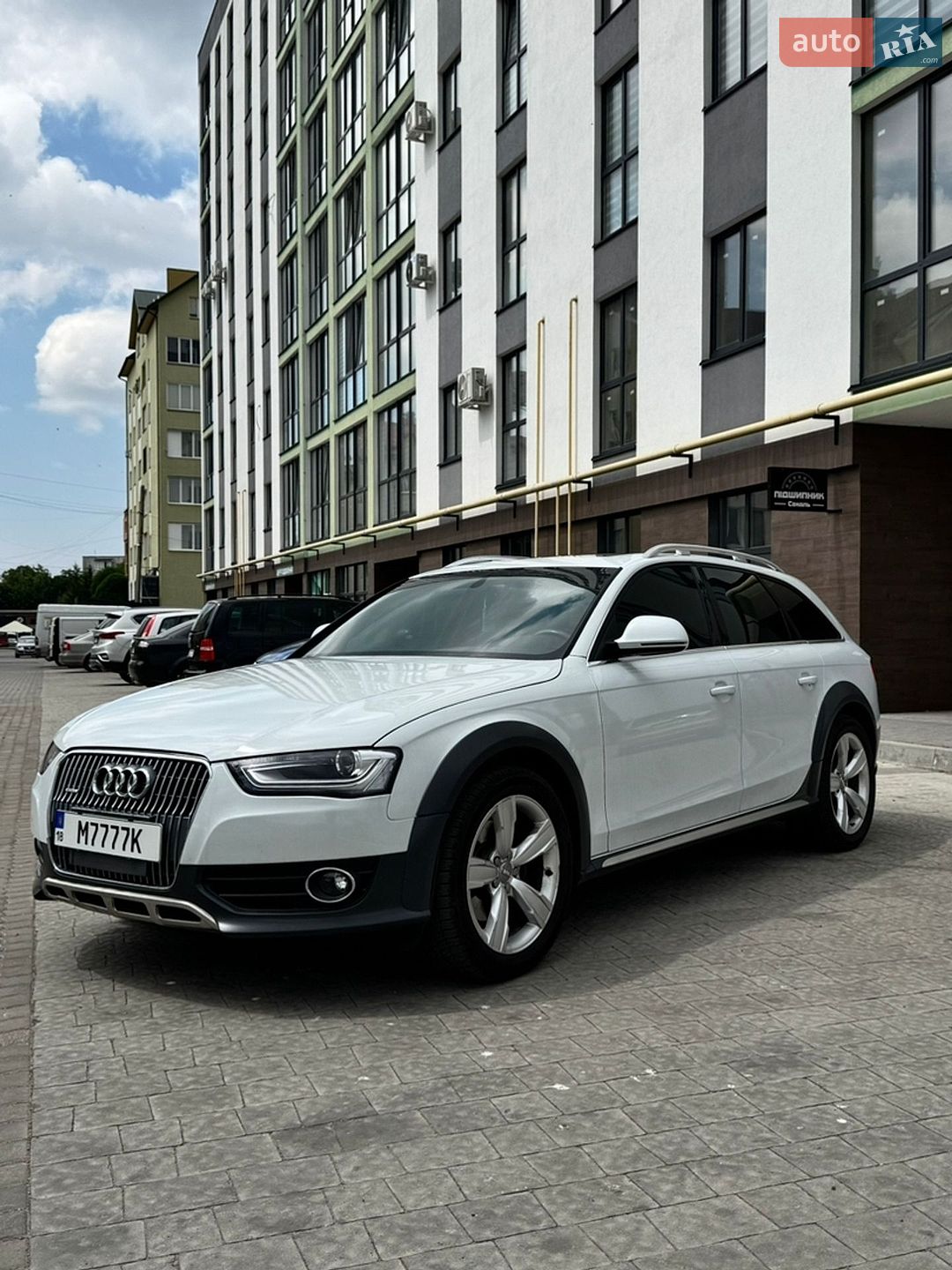 Audi A4 Allroad 2014 VIN WA1UFAFL9EA096441 фото оголошення 4 з 26