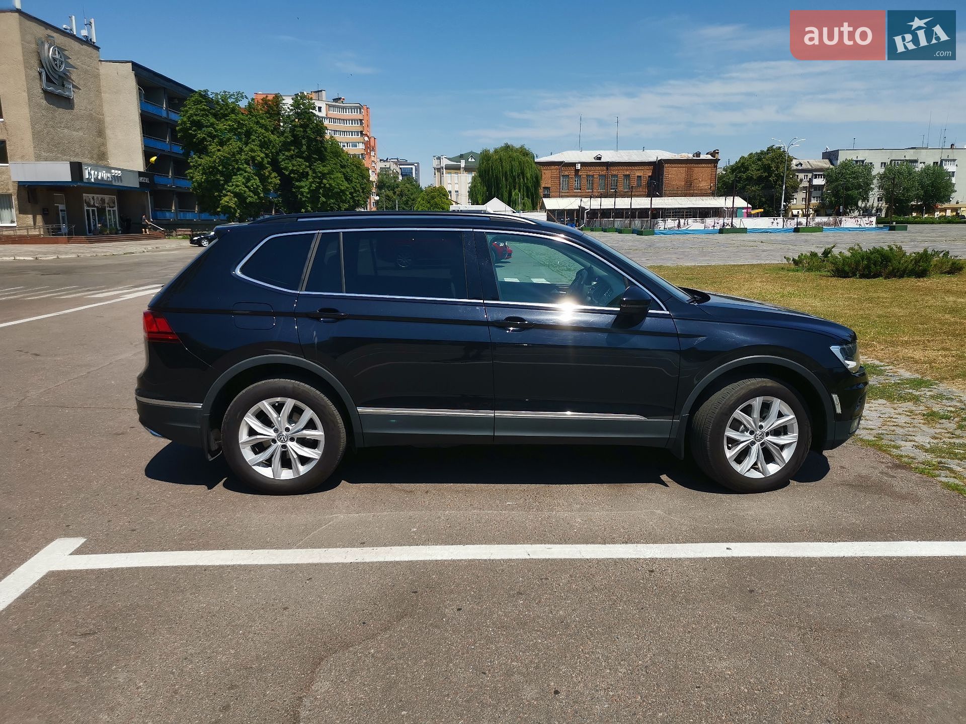 Volkswagen Tiguan 2019 VIN 3VV3B7AX7LM067046 фото оголошення 4 з 23