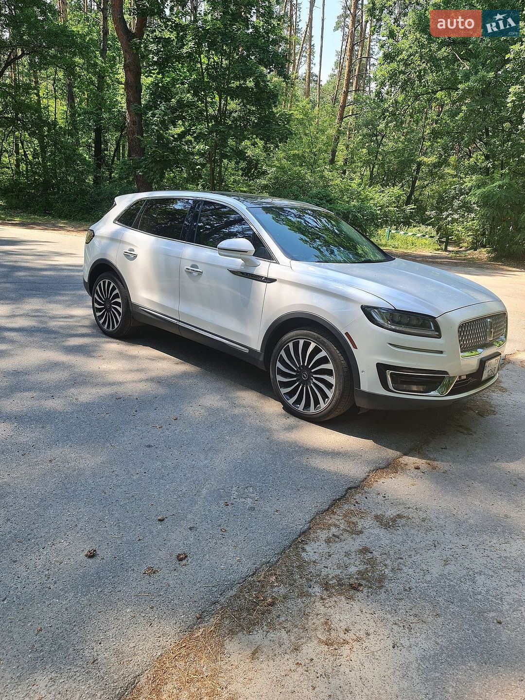 Lincoln Nautilus 2019 VIN 2LMPJ9JP2KBL32440 фото оголошення 21 з 26