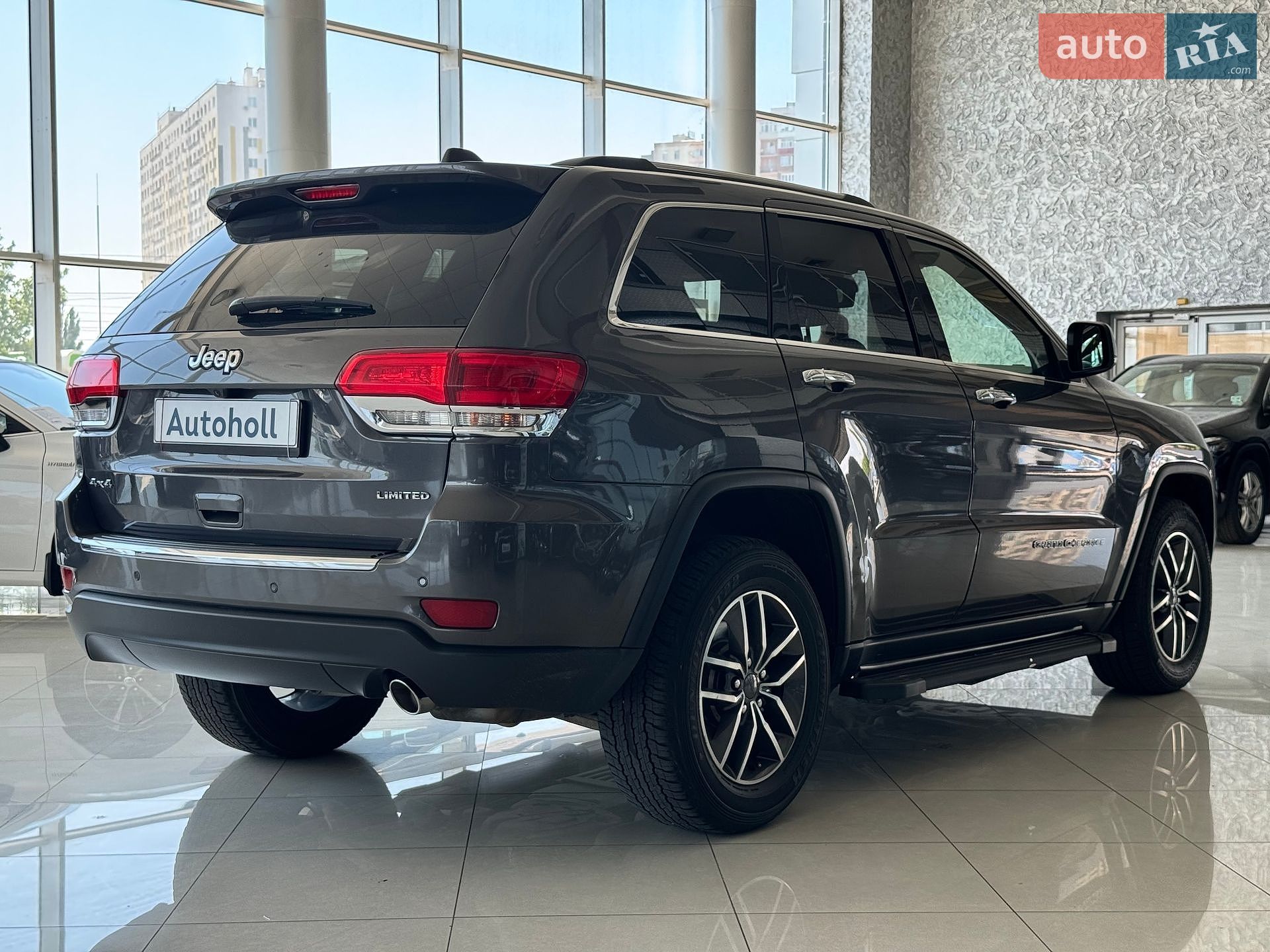 Jeep Grand Cherokee 2019 VIN 1C4RJFBG7KC687481 фото оголошення 3 з 18