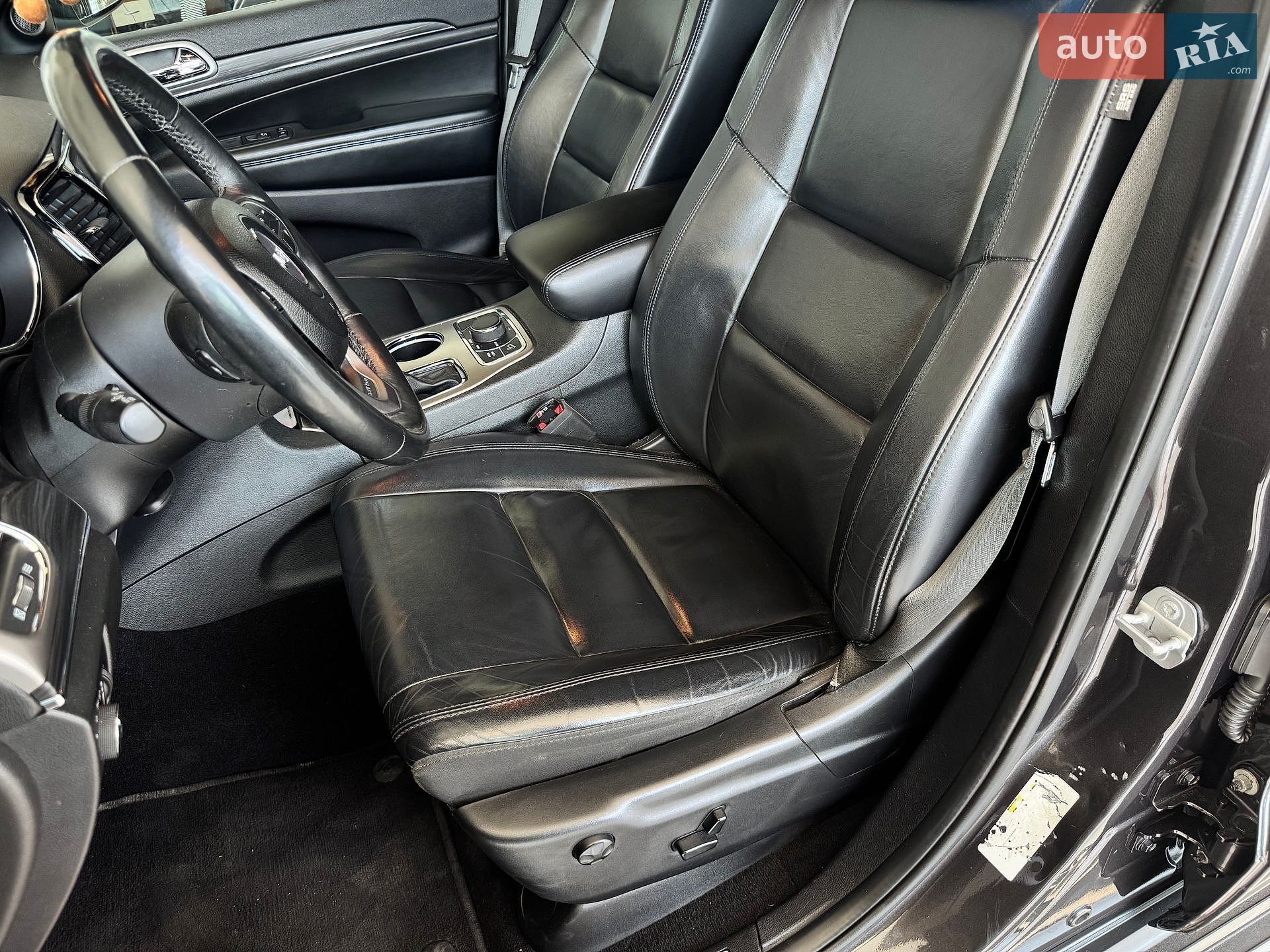 Jeep Grand Cherokee 2019 VIN 1C4RJFBG7KC687481 фото оголошення 10 з 18