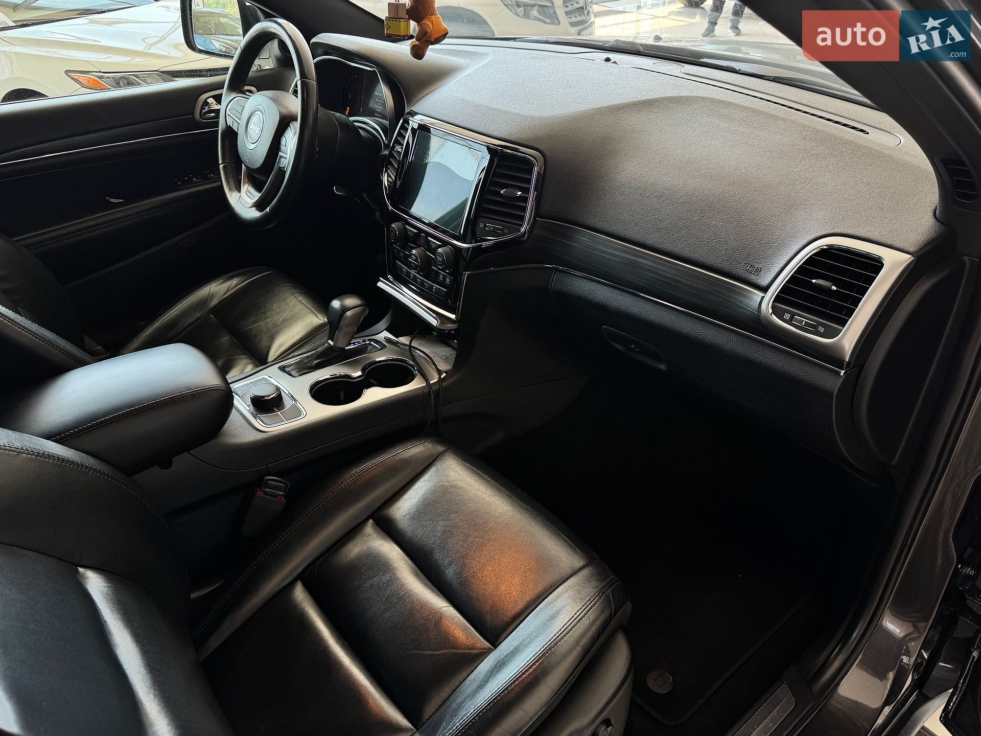 Jeep Grand Cherokee 2019 VIN 1C4RJFBG7KC687481 фото оголошення 13 з 18