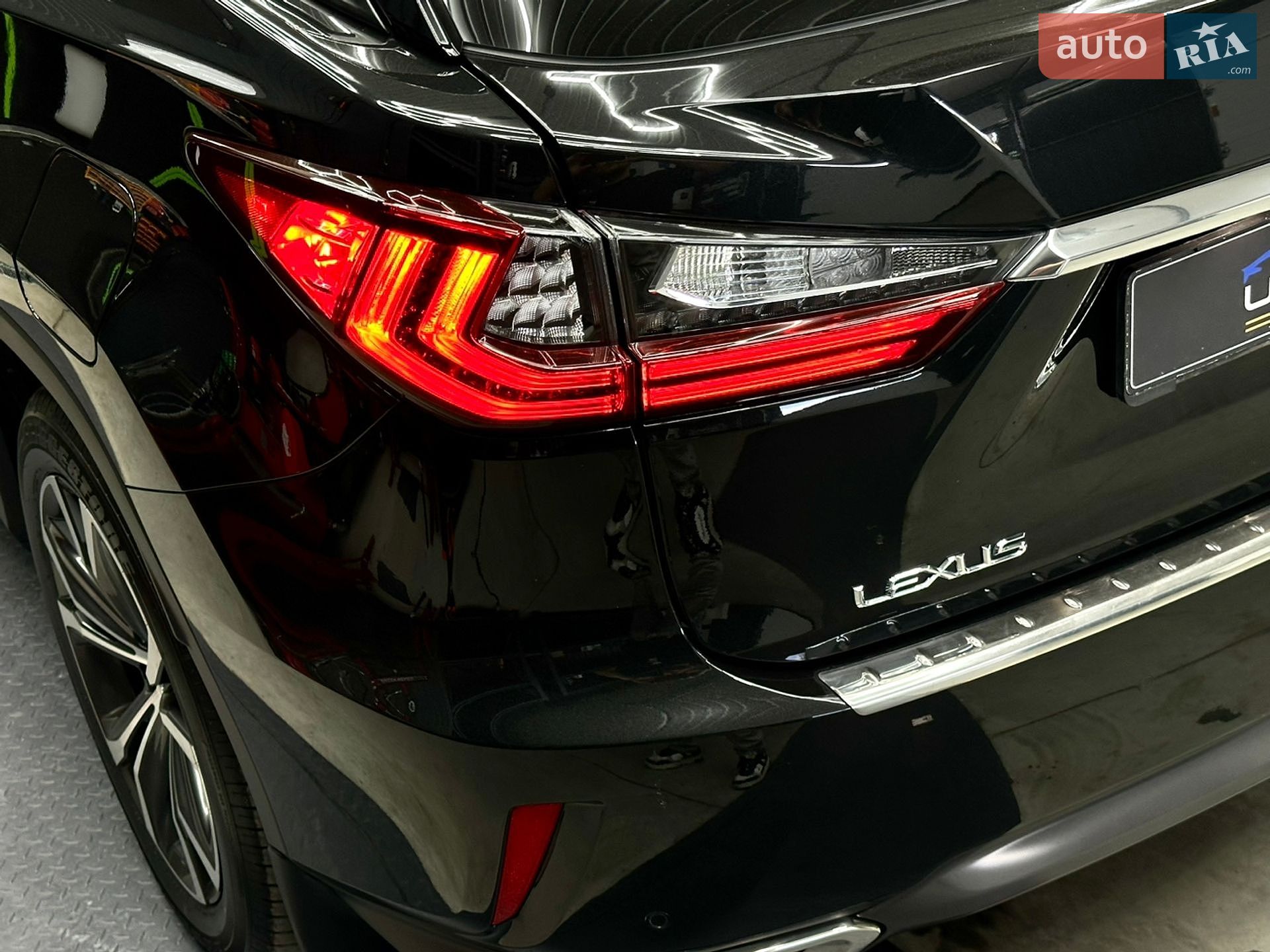 Lexus RX 2019 VIN JTJBZMCAX02044812 фото оголошення 16 з 32