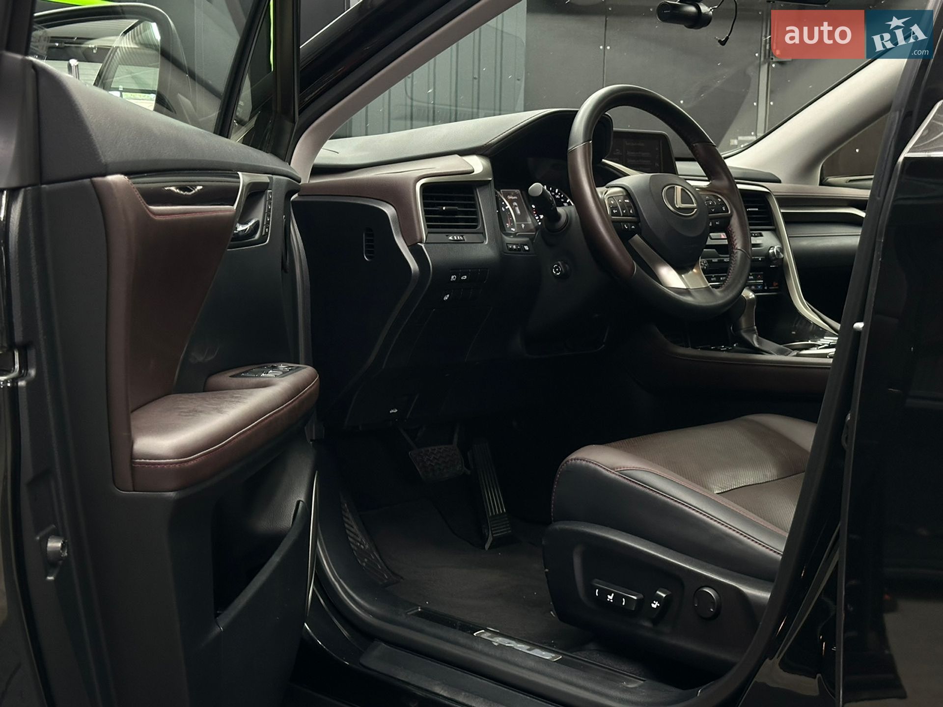 Lexus RX 2019 VIN JTJBZMCAX02044812 фото оголошення 21 з 32