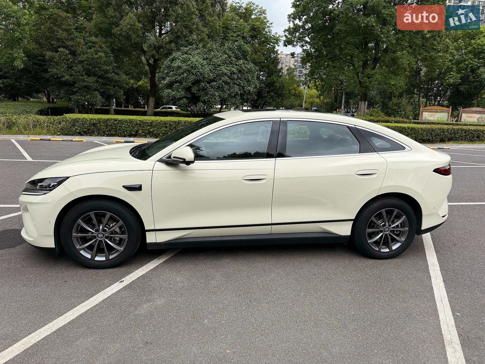 BYD Qin L 2025 VIN LC0CH6CB7S0201411 фото оголошення 2 з 35