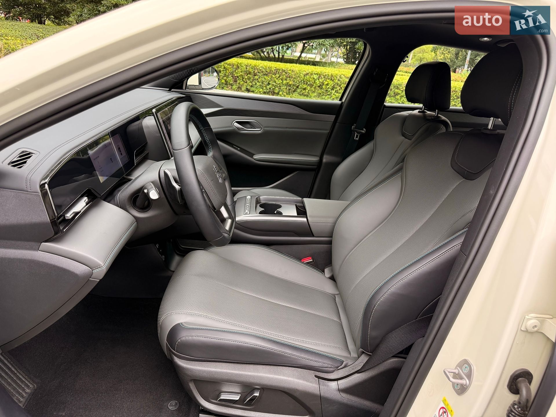 BYD Qin L 2025 VIN LC0CH6CB7S0201411 фото оголошення 14 з 35