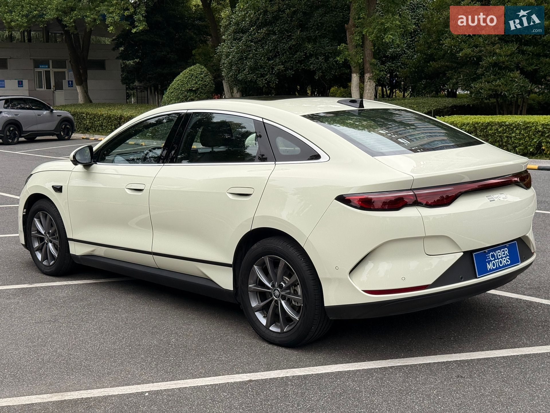 BYD Qin L 2025 VIN LC0CH6CB7S0201411 фото оголошення 35 з 35