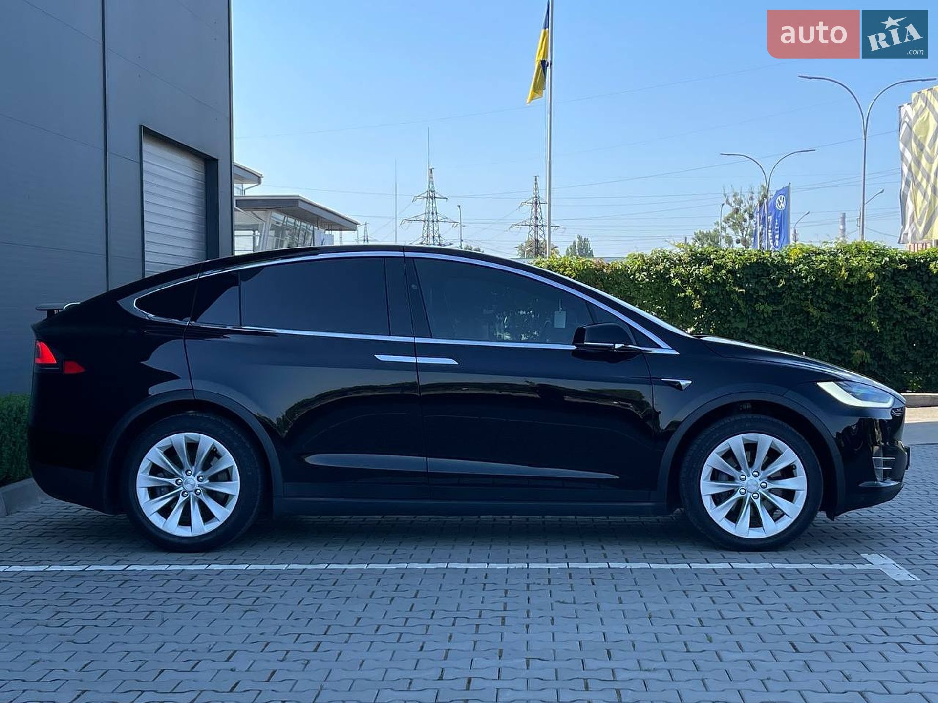 Tesla Model X 2020 VIN 5YJXCCE24LF293117 фото оголошення 9 з 26