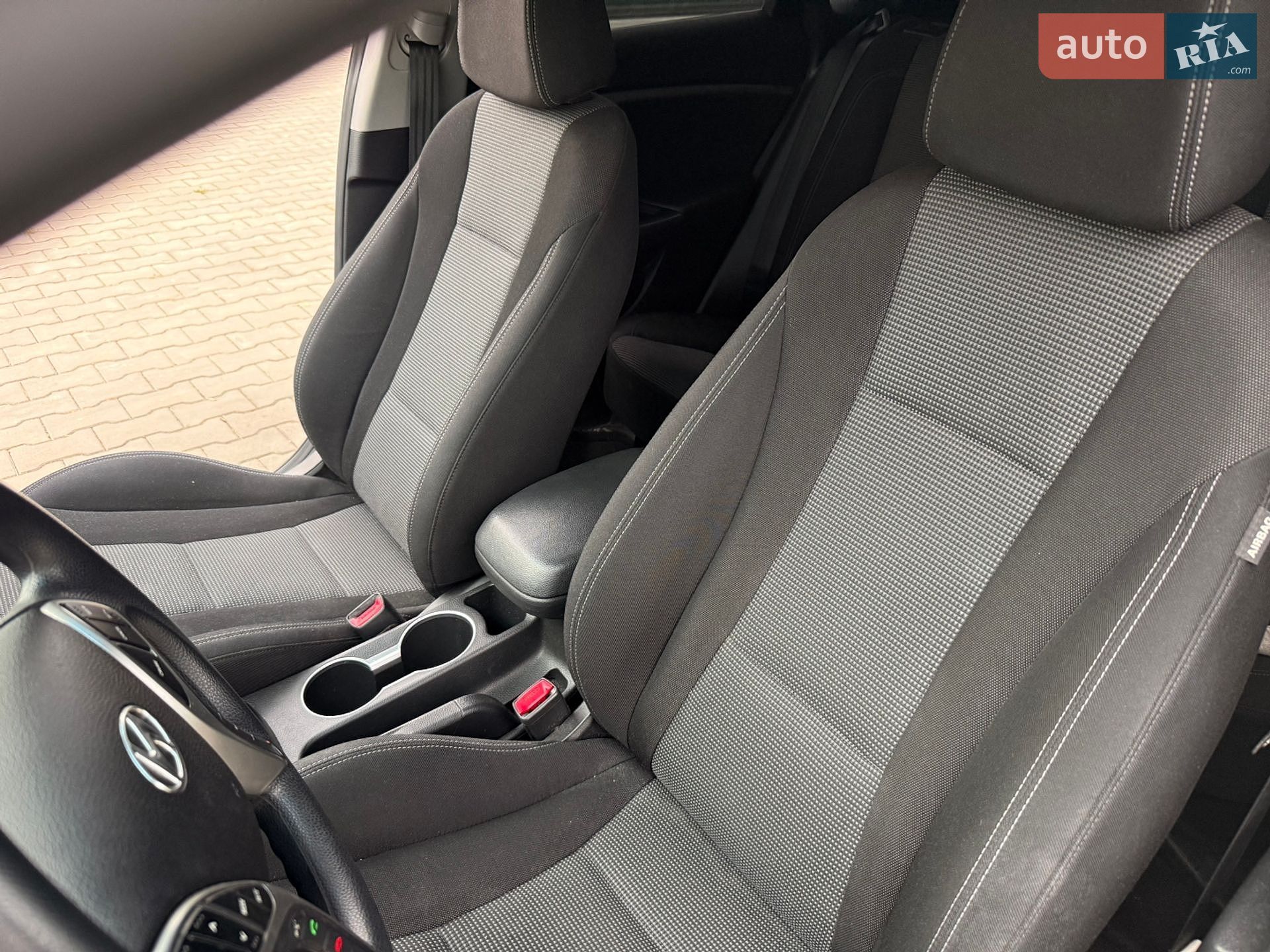 Hyundai Elantra 2016 VIN KMHD35LH7HU348210 фото оголошення 2 з 20