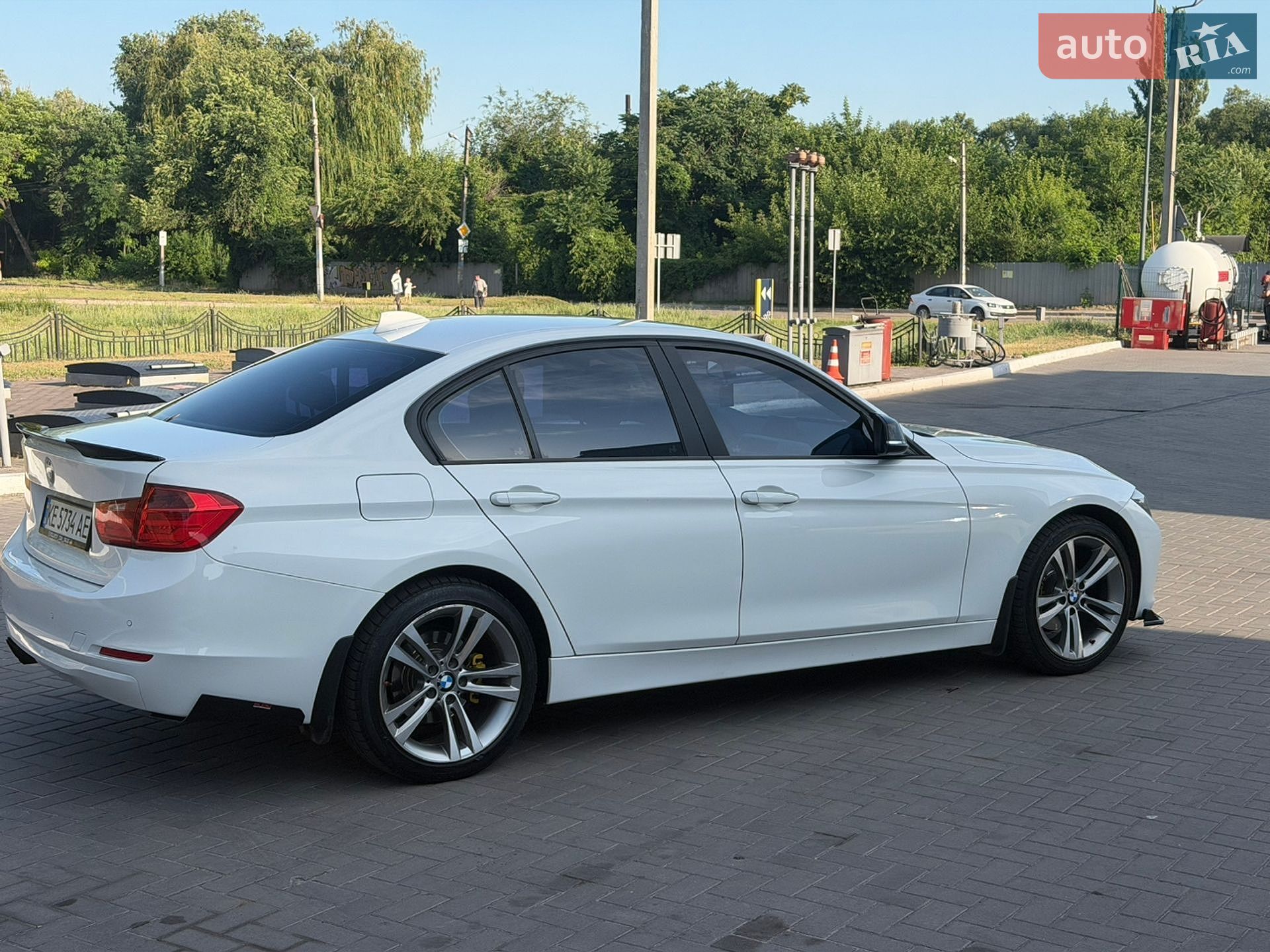 BMW 3 Series 2012 VIN WBA3B11040J403787 фото оголошення 8 з 16