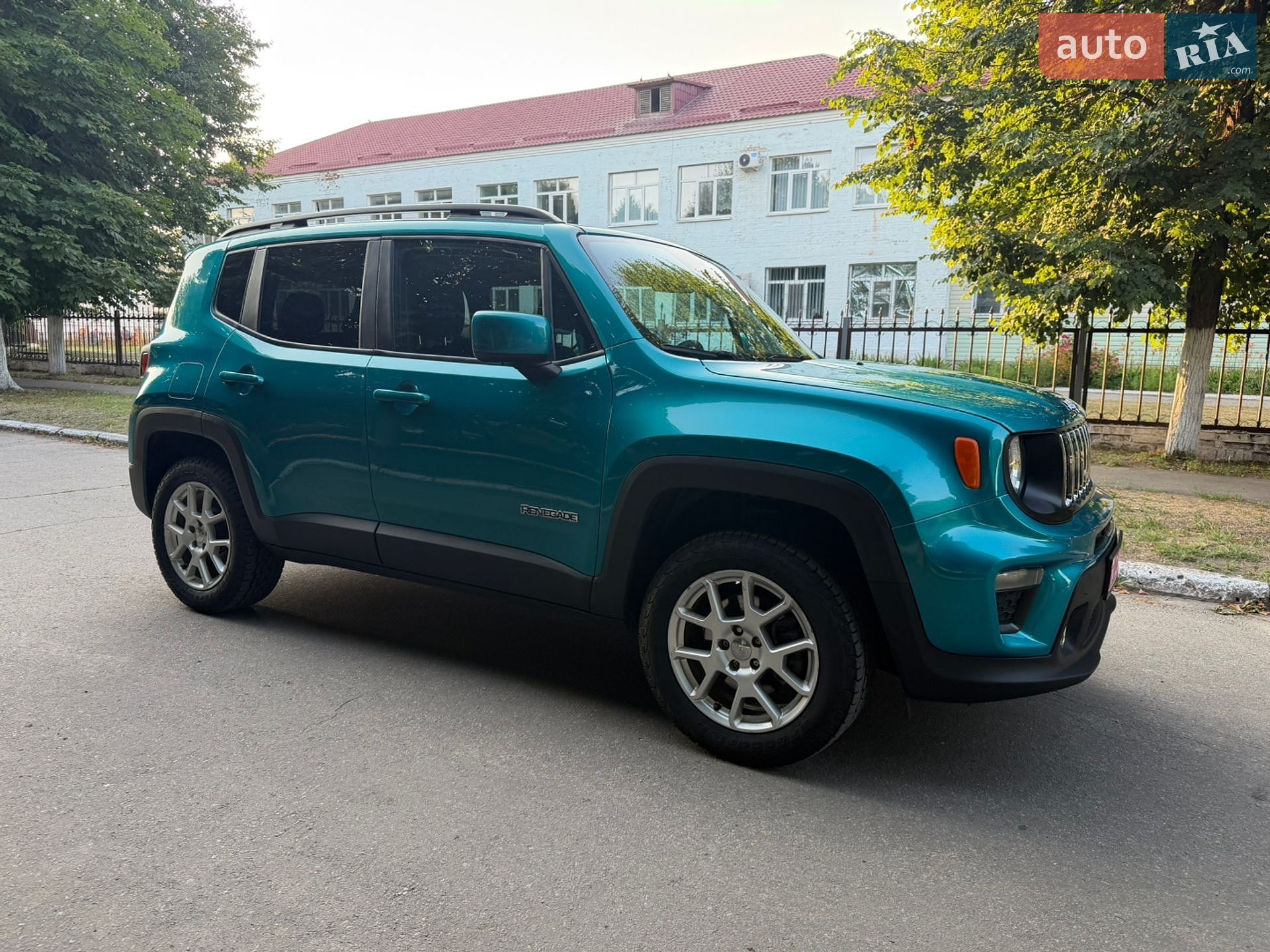 Jeep Renegade 2021 VIN ZACNJDBB3MPM76653 фото оголошення 2 з 65