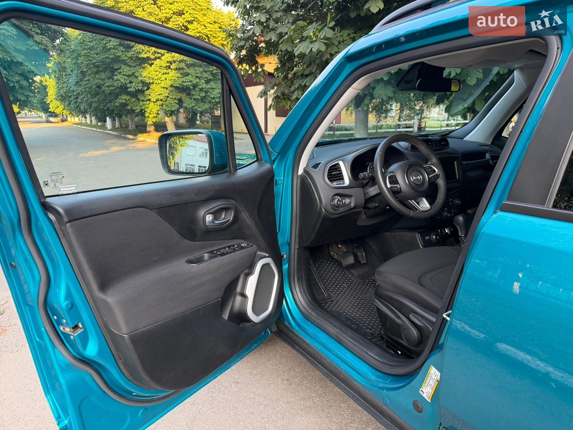 Jeep Renegade 2021 VIN ZACNJDBB3MPM76653 фото оголошення 22 з 65