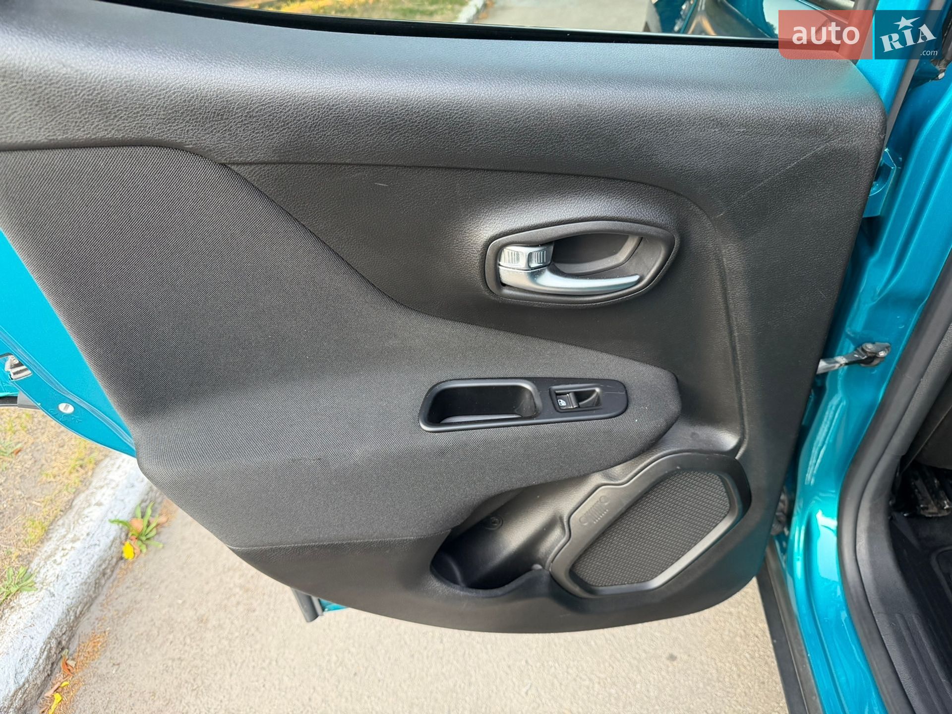 Jeep Renegade 2021 VIN ZACNJDBB3MPM76653 фото оголошення 29 з 65