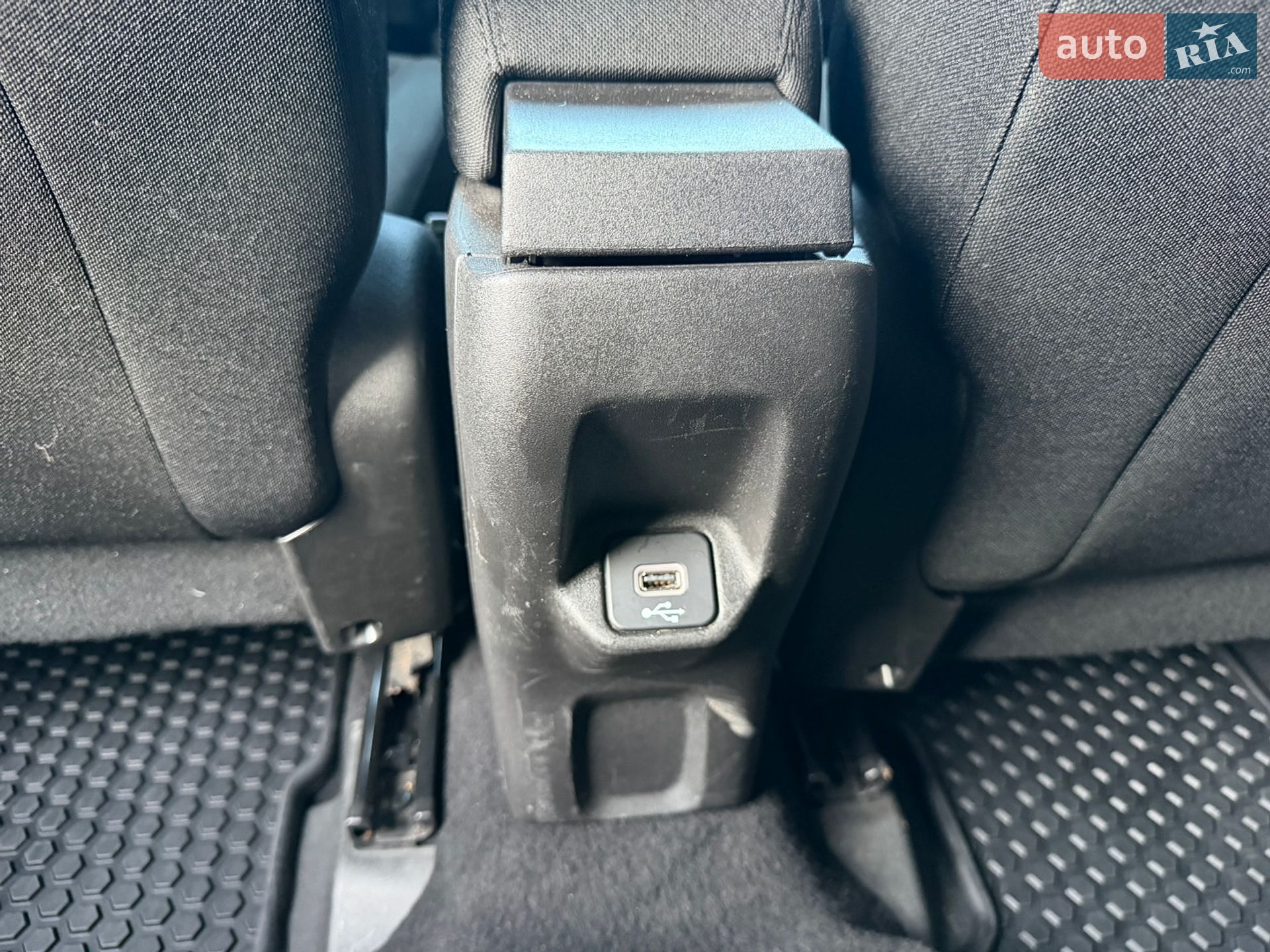 Jeep Renegade 2021 VIN ZACNJDBB3MPM76653 фото оголошення 32 з 65