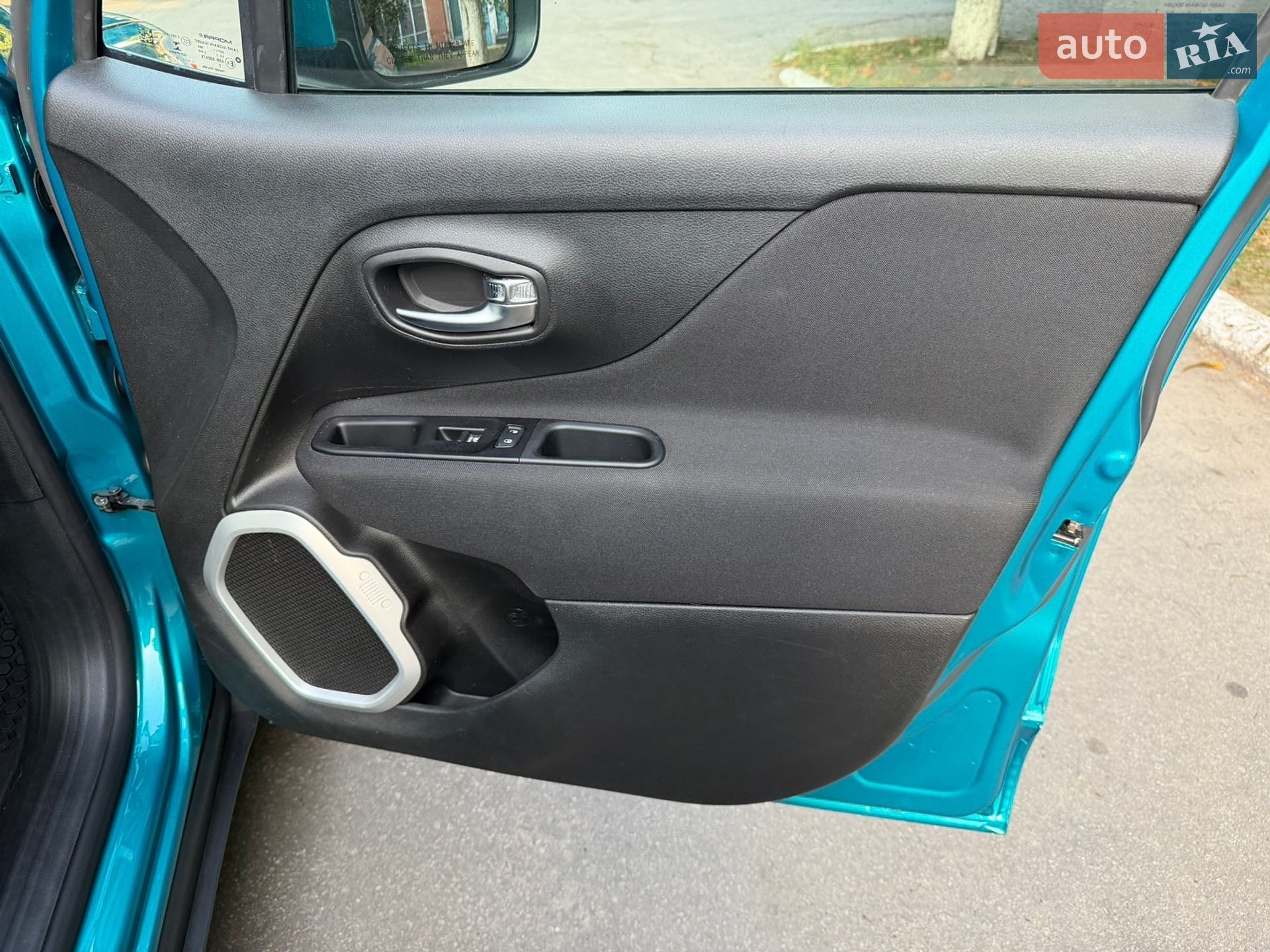 Jeep Renegade 2021 VIN ZACNJDBB3MPM76653 фото оголошення 39 з 65
