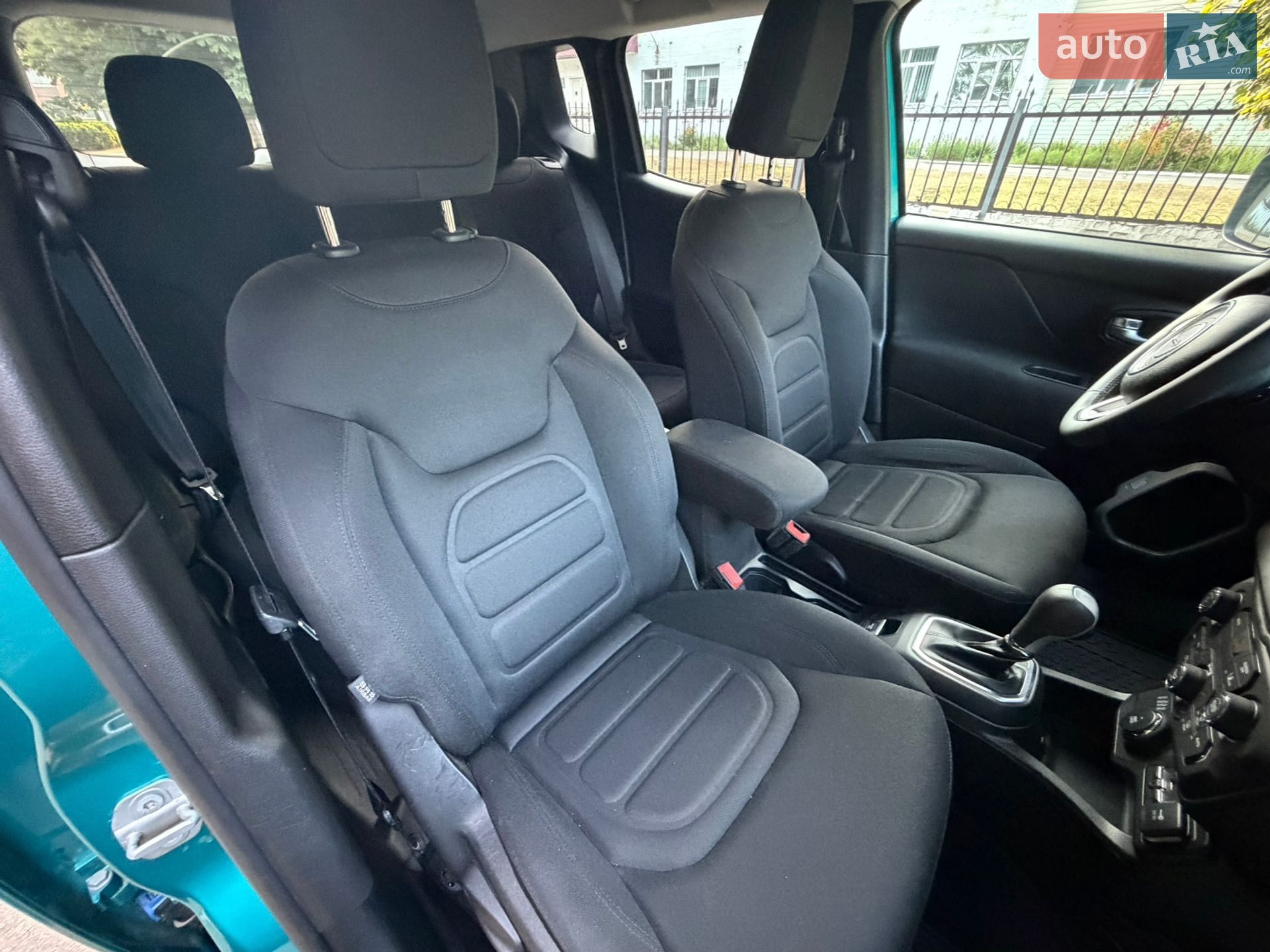 Jeep Renegade 2021 VIN ZACNJDBB3MPM76653 фото оголошення 41 з 65