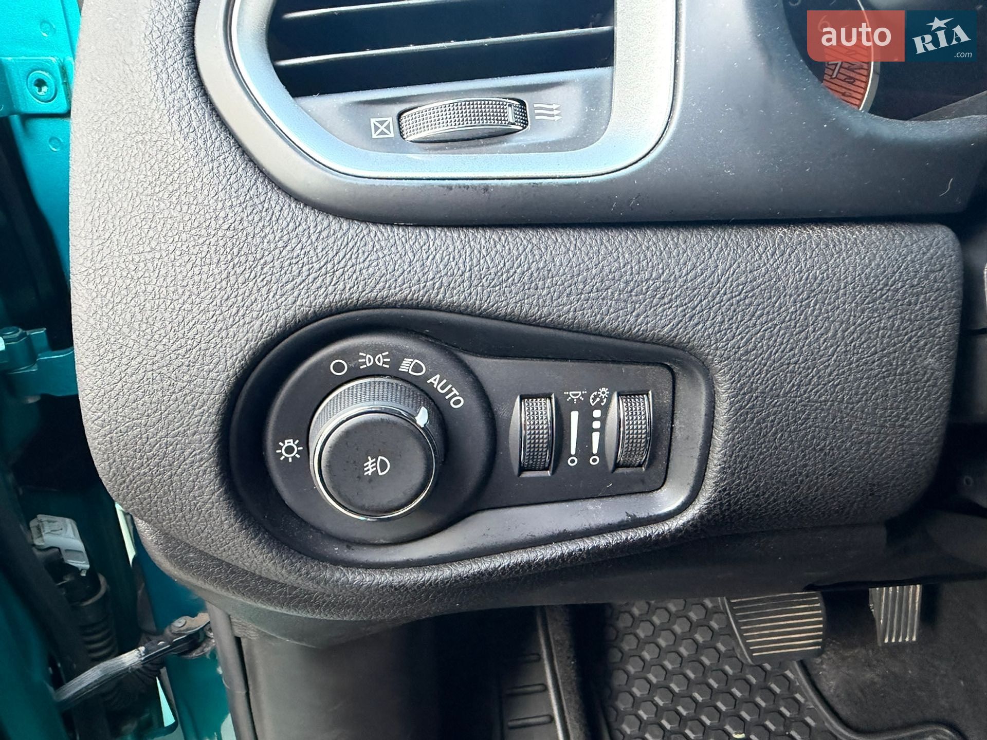 Jeep Renegade 2021 VIN ZACNJDBB3MPM76653 фото оголошення 43 з 65