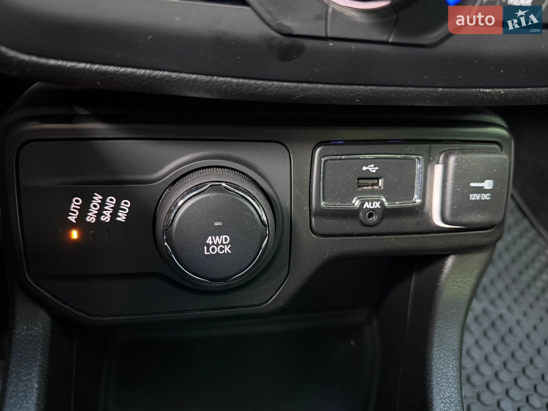 Jeep Renegade 2021 VIN ZACNJDBB3MPM76653 фото оголошення 50 з 65