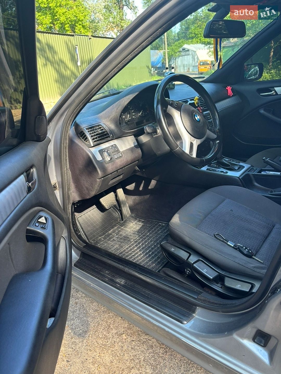BMW 3 Series 2004 VIN WBAAP71000PN45790 фото оголошення 3 з 19