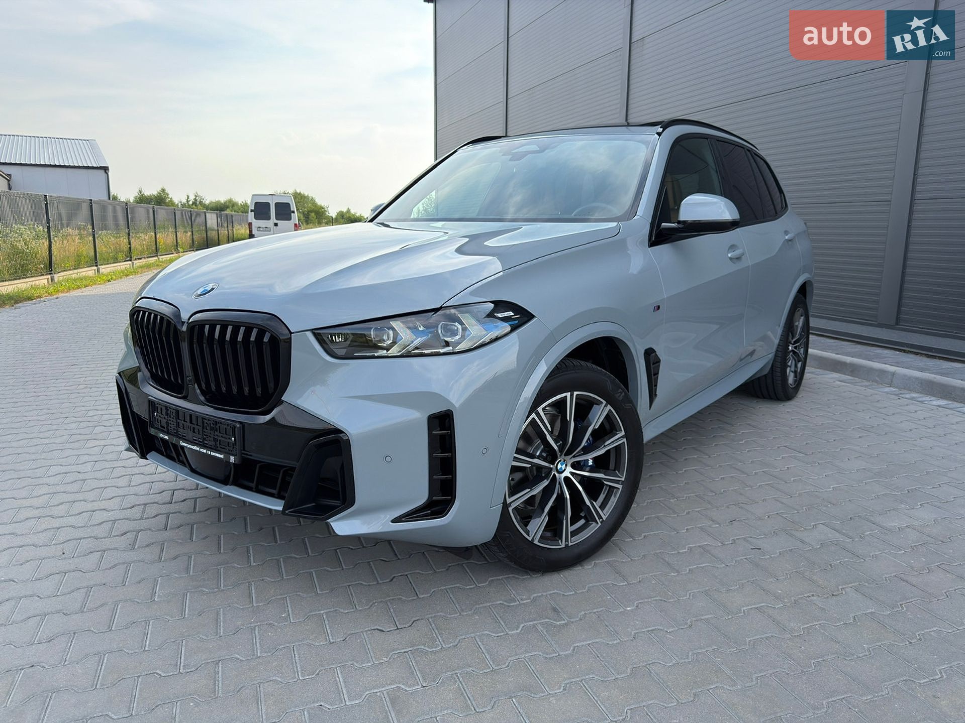 BMW X5 2025 VIN 5UX23EU00S9Z55806 фото оголошення 2 з 116