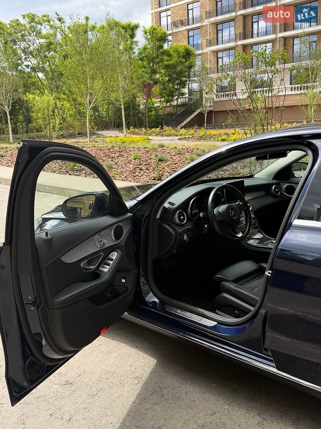 Mercedes-Benz C-Class 2015 VIN WDD2050091F281909 фото оголошення 37 з 49