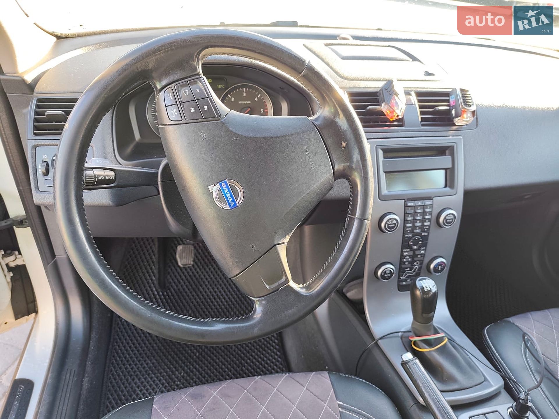 Volvo V50 2010 VIN YV1MW76F2A2548819 фото оголошення 5 з 19