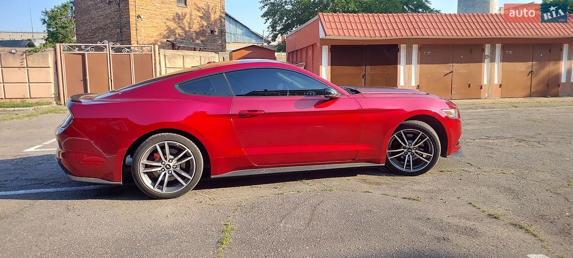 Ford Mustang 2017 VIN 1FA6P8TH5H5229414 фото оголошення 4 з 21