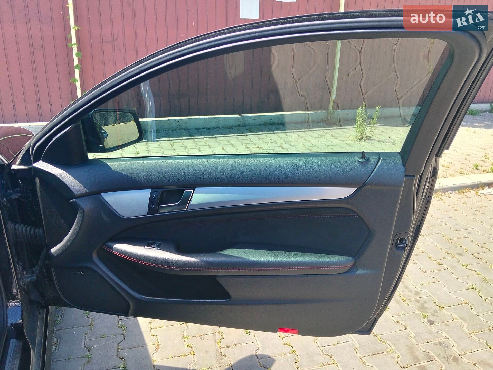 Mercedes-Benz C-Class 2012 VIN WDDGJ4HB0DF963515 фото оголошення 8 з 21