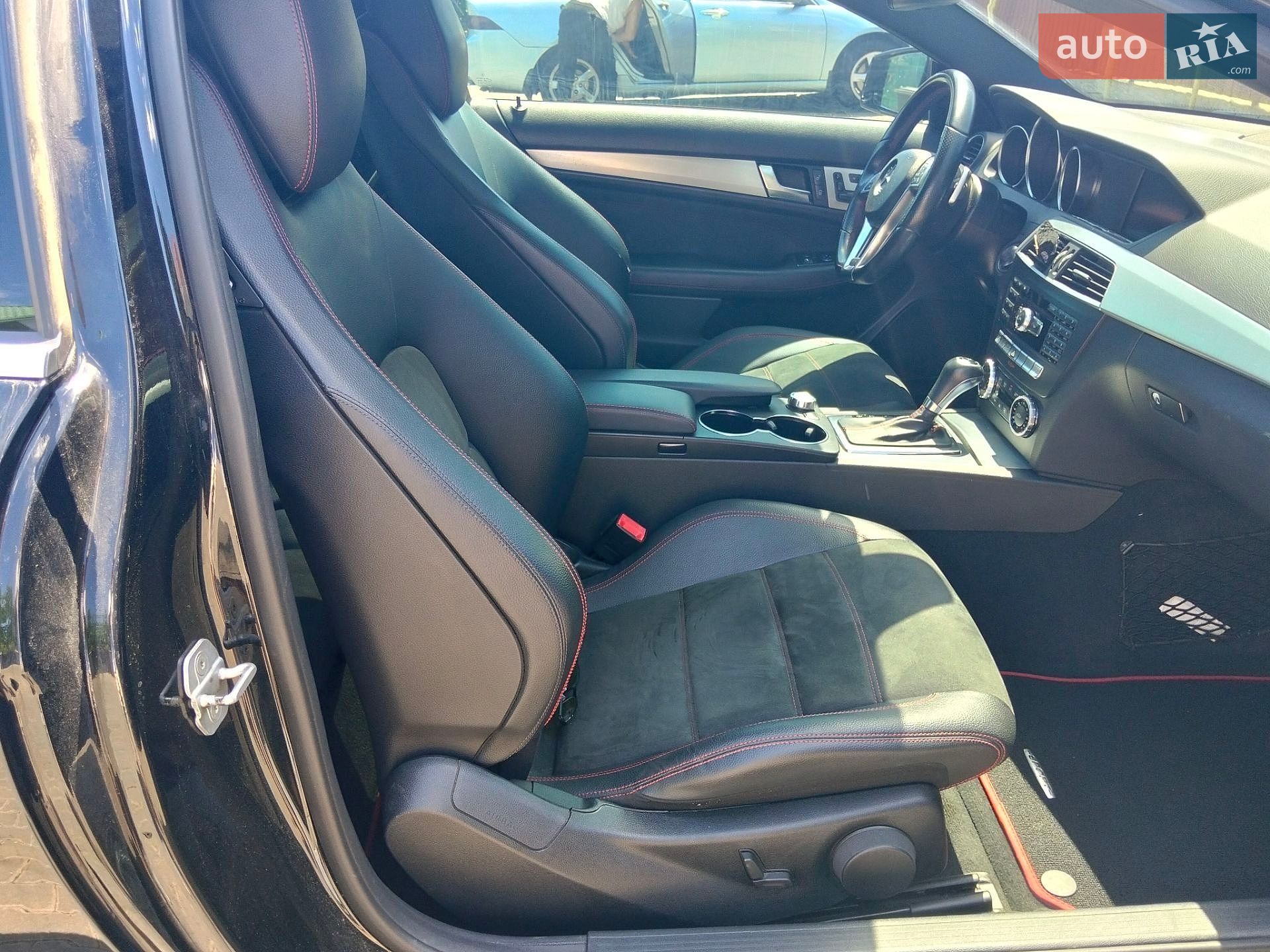 Mercedes-Benz C-Class 2012 VIN WDDGJ4HB0DF963515 фото оголошення 13 з 21