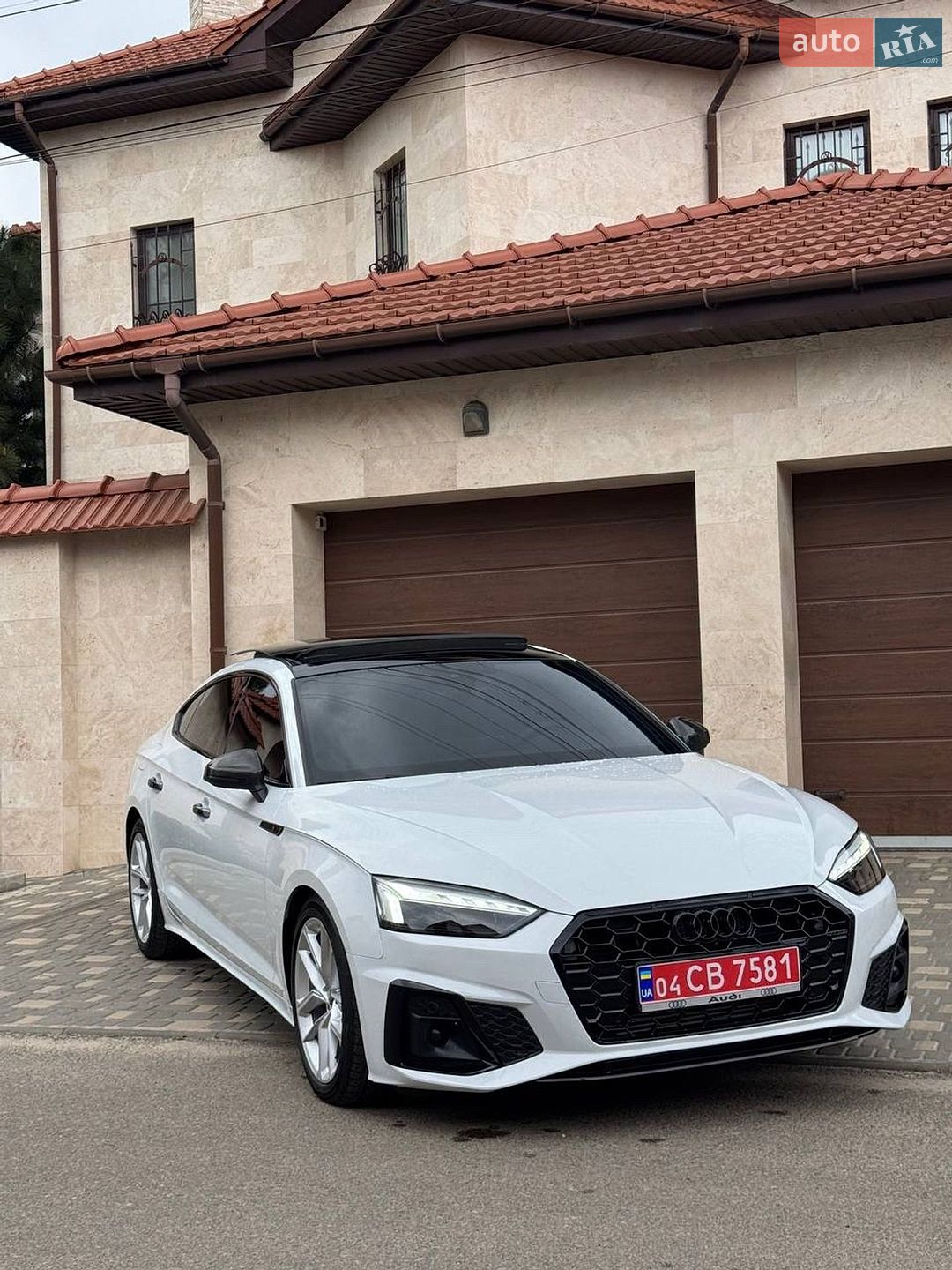 Audi A5 2023 VIN WAUFACF53PA036777 фото оголошення 2 з 10