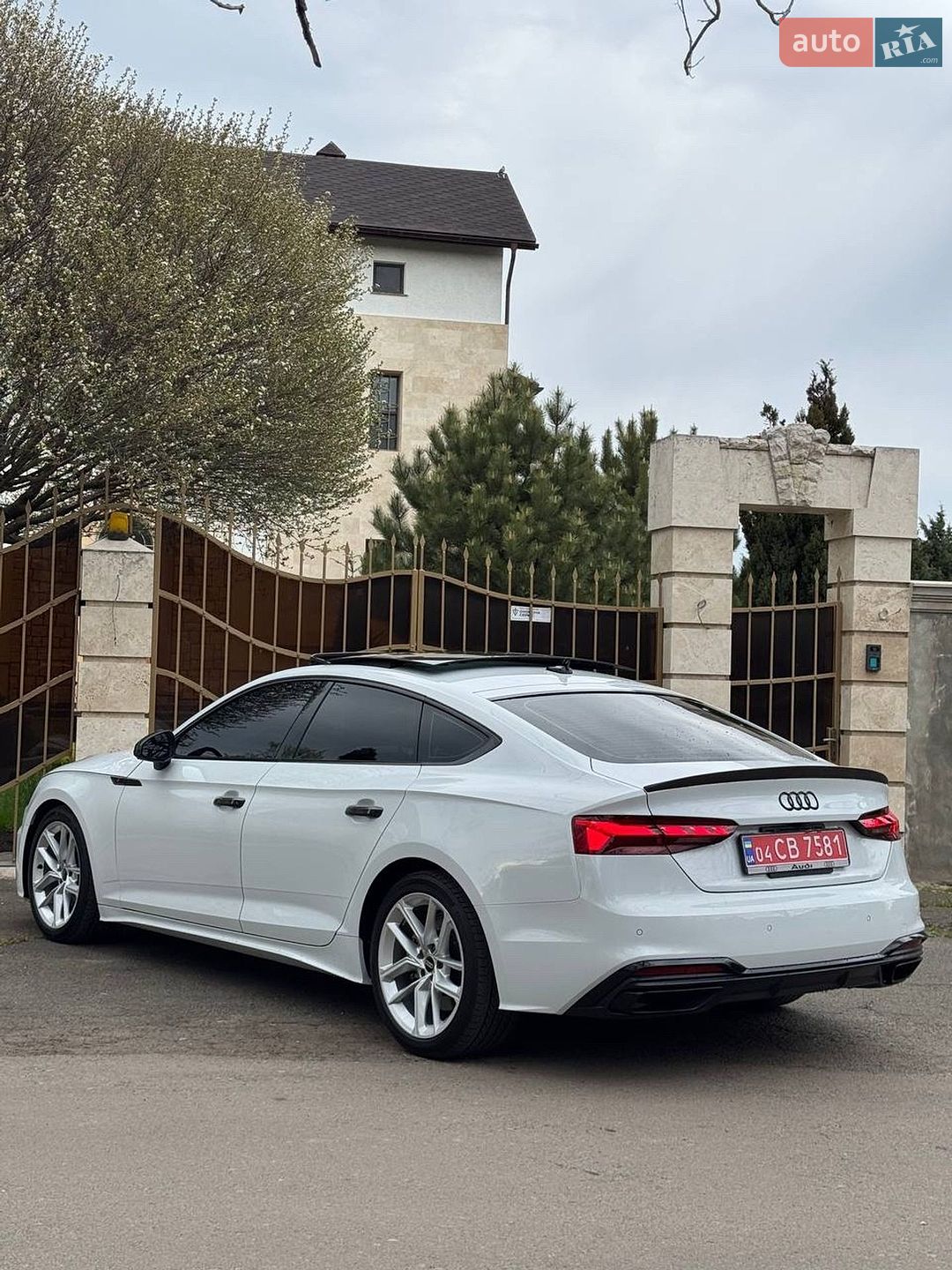 Audi A5 2023 VIN WAUFACF53PA036777 фото оголошення 4 з 10