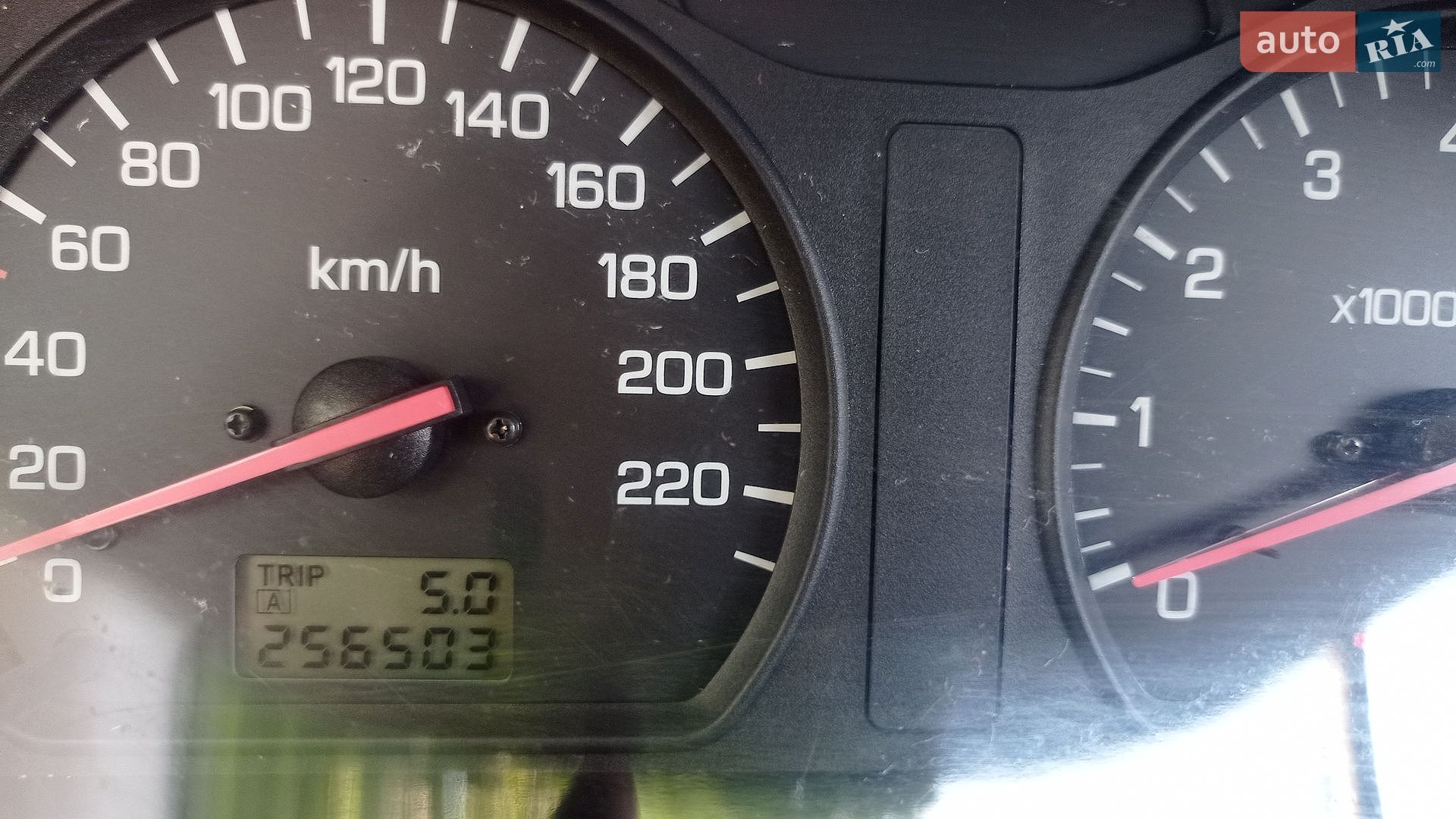 Mitsubishi Space Wagon 2001 VIN JMBLNN84W1Z001400 фото оголошення 16 з 30