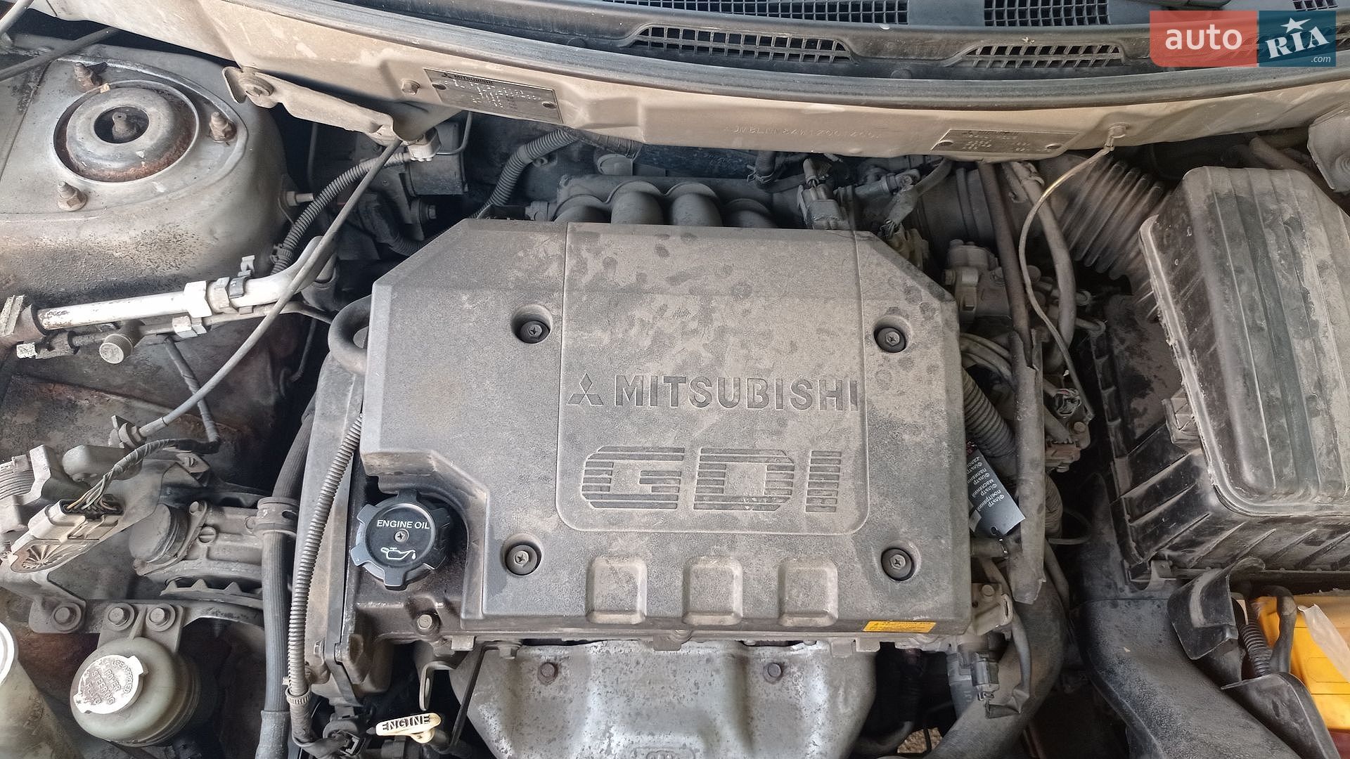 Mitsubishi Space Wagon 2001 VIN JMBLNN84W1Z001400 фото оголошення 17 з 30