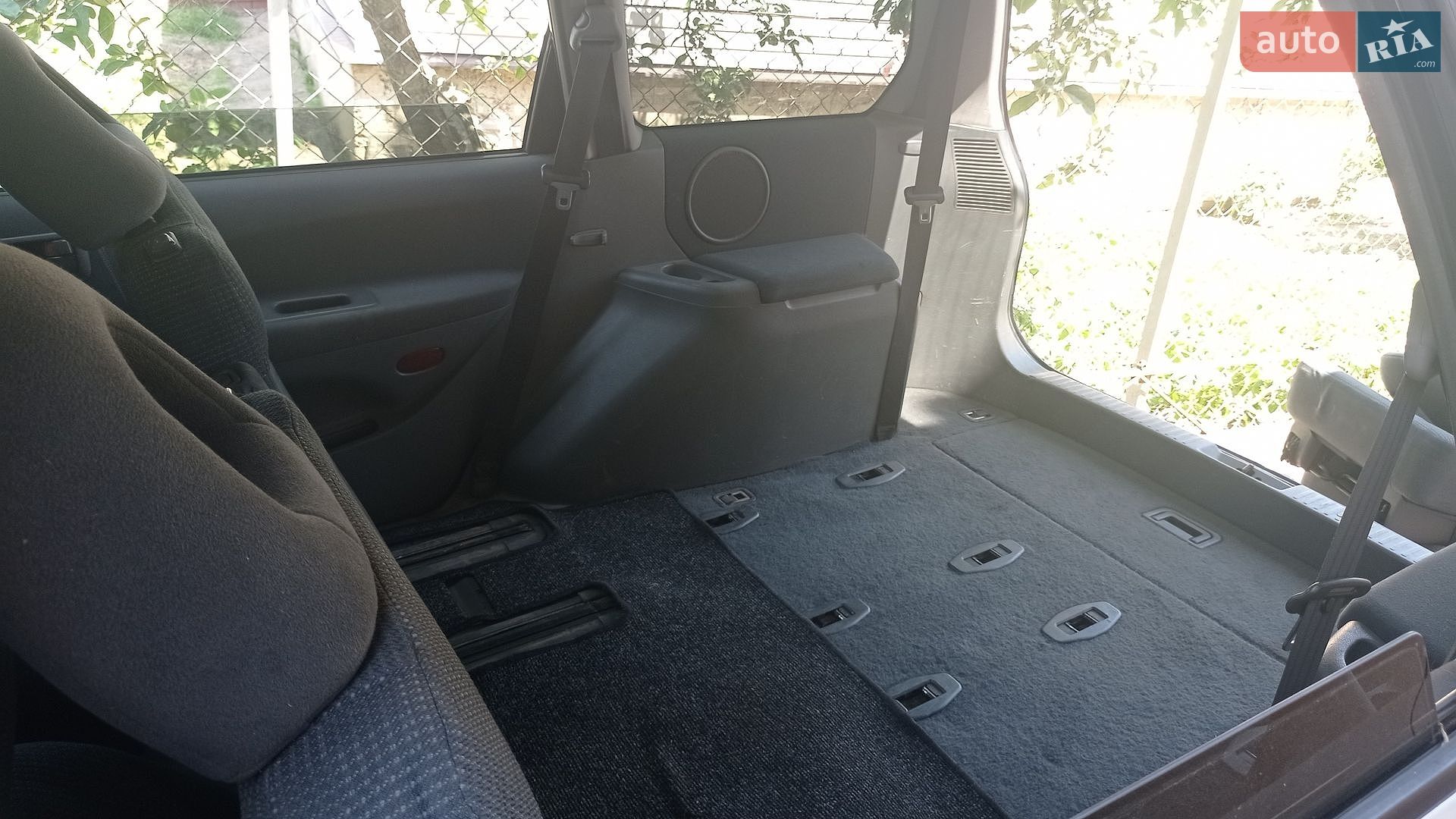 Mitsubishi Space Wagon 2001 VIN JMBLNN84W1Z001400 фото оголошення 27 з 30