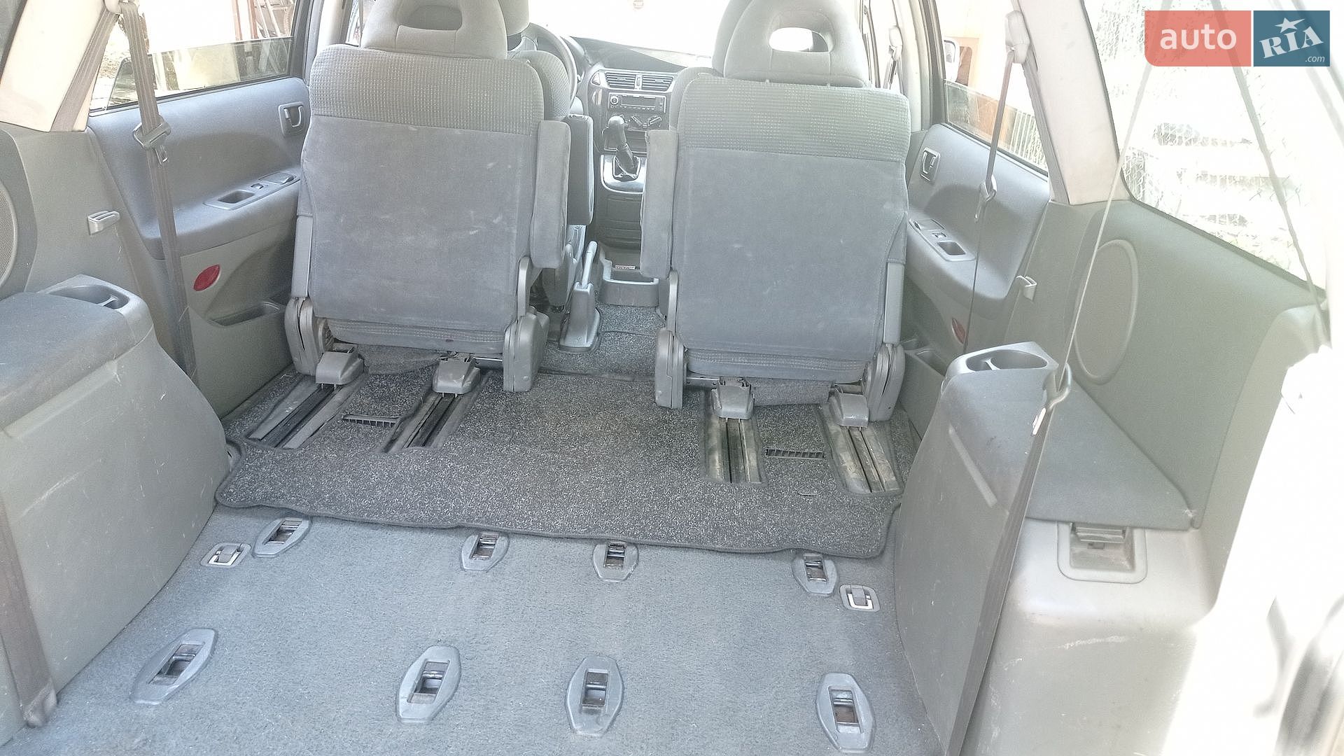 Mitsubishi Space Wagon 2001 VIN JMBLNN84W1Z001400 фото оголошення 26 з 30
