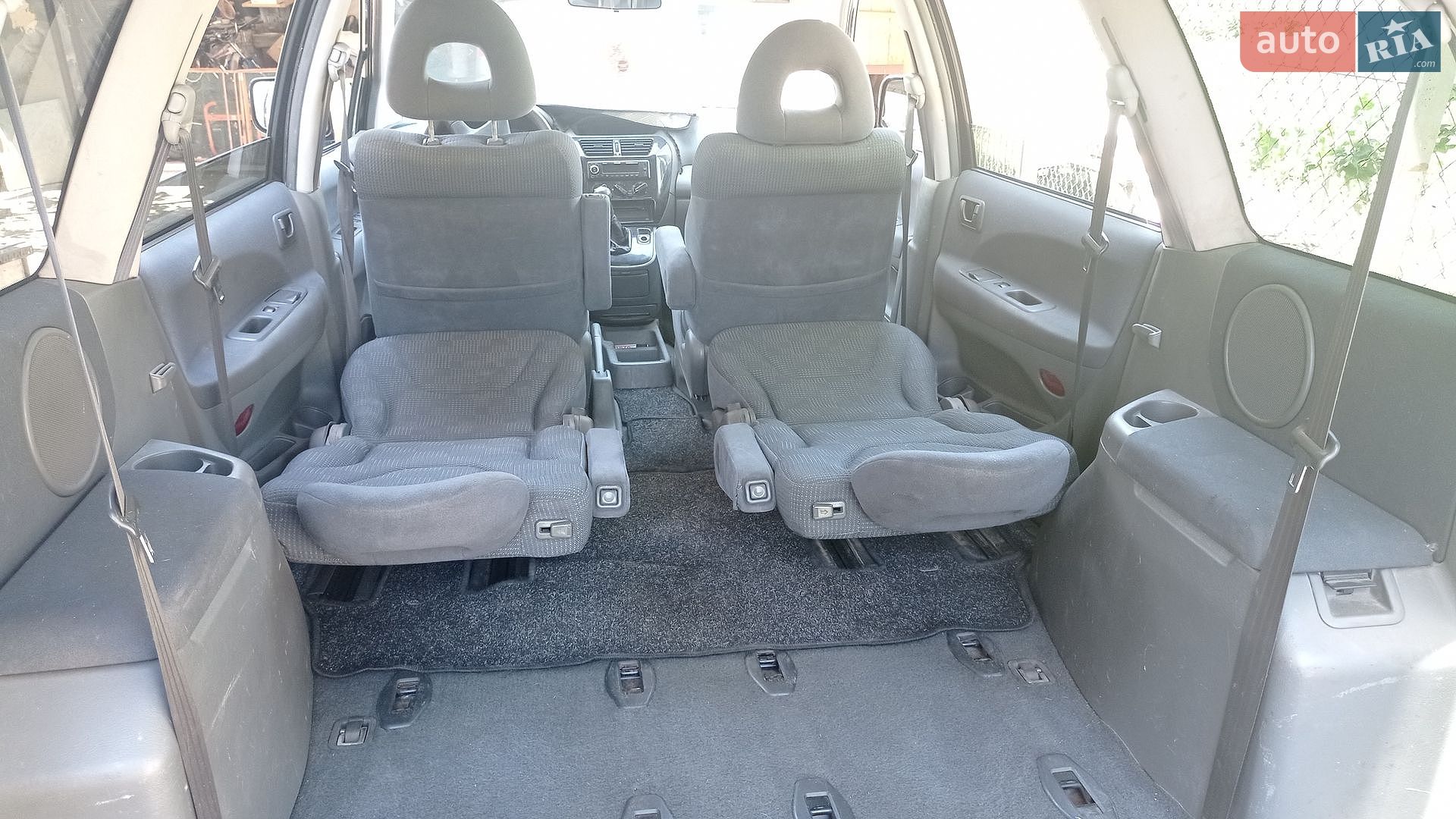 Mitsubishi Space Wagon 2001 VIN JMBLNN84W1Z001400 фото оголошення 28 з 30