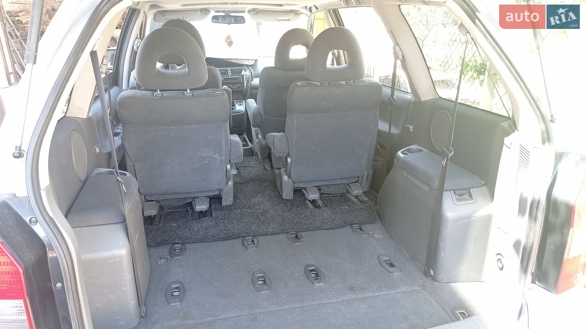 Mitsubishi Space Wagon 2001 VIN JMBLNN84W1Z001400 фото оголошення 29 з 30