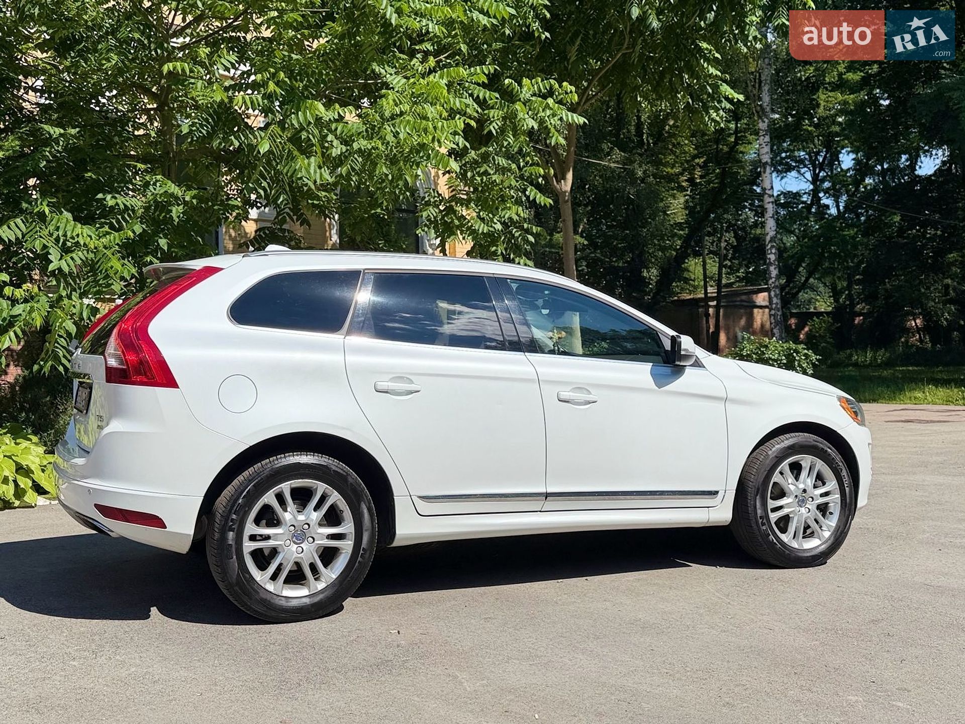 Volvo XC60 2015 VIN YV4612RK7G2782557 фото оголошення 10 з 19
