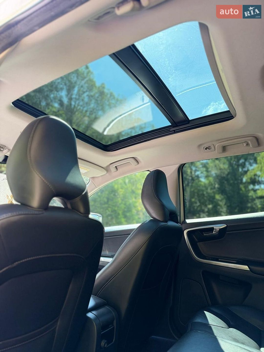 Volvo XC60 2015 VIN YV4612RK7G2782557 фото оголошення 14 з 19