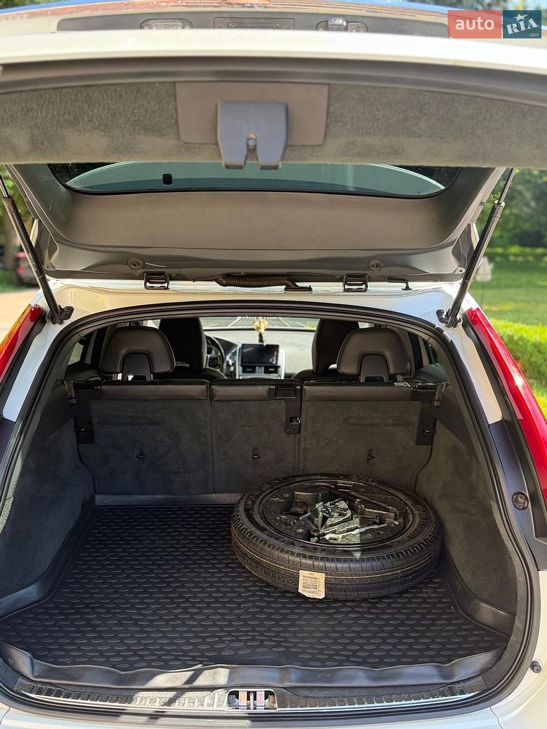 Volvo XC60 2015 VIN YV4612RK7G2782557 фото оголошення 17 з 19