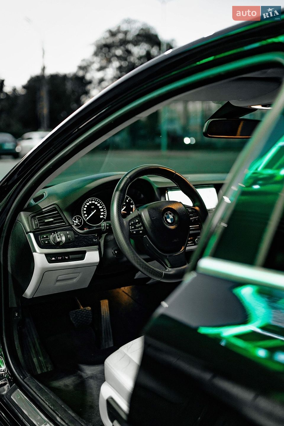 BMW 5 Series 2013 VIN WBA5D51050D060139 фото оголошення 7 з 9
