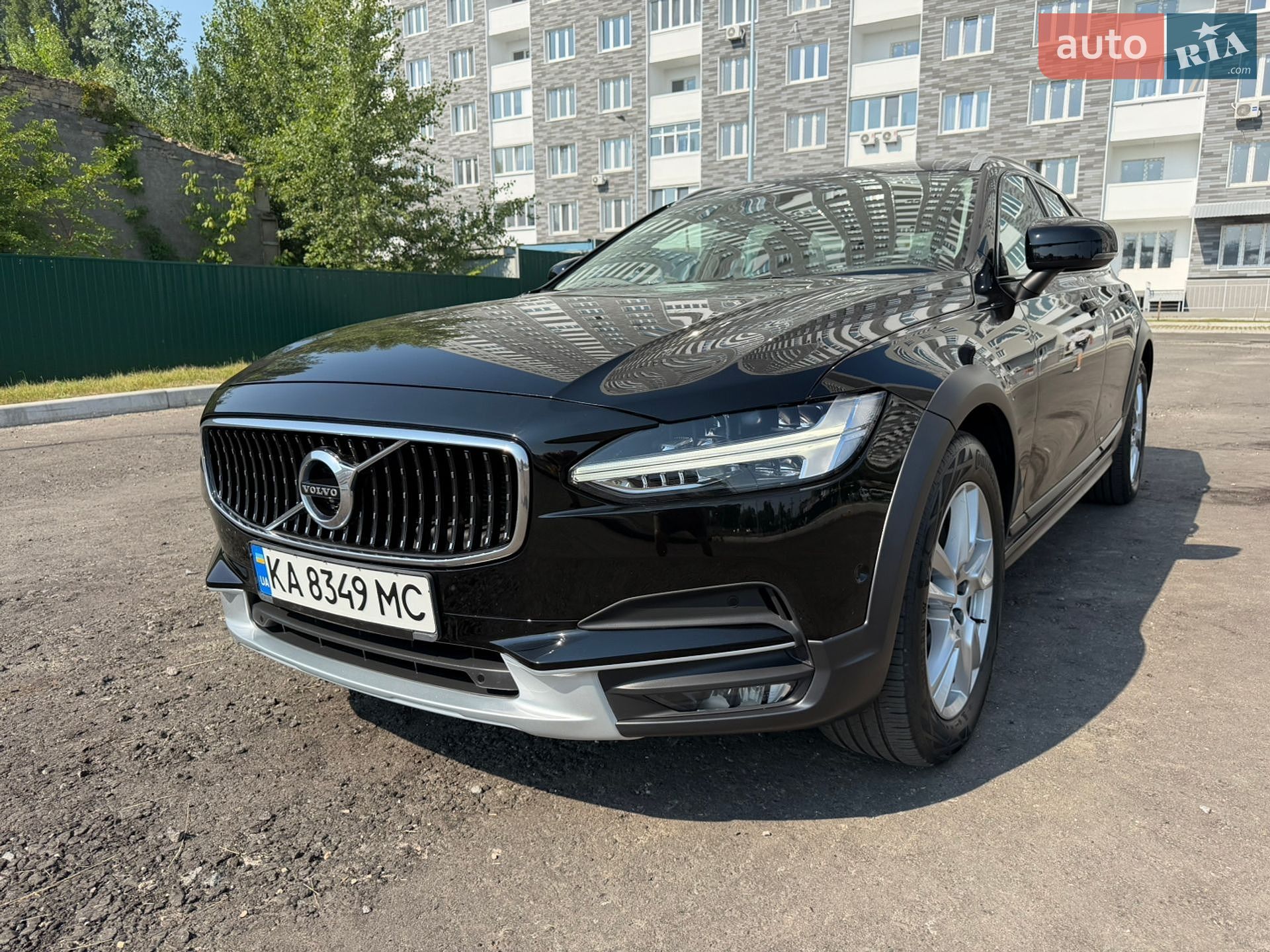 Volvo V90 Cross Country 2018 VIN YV1PZ25TCK1076503 фото оголошення 3 з 33
