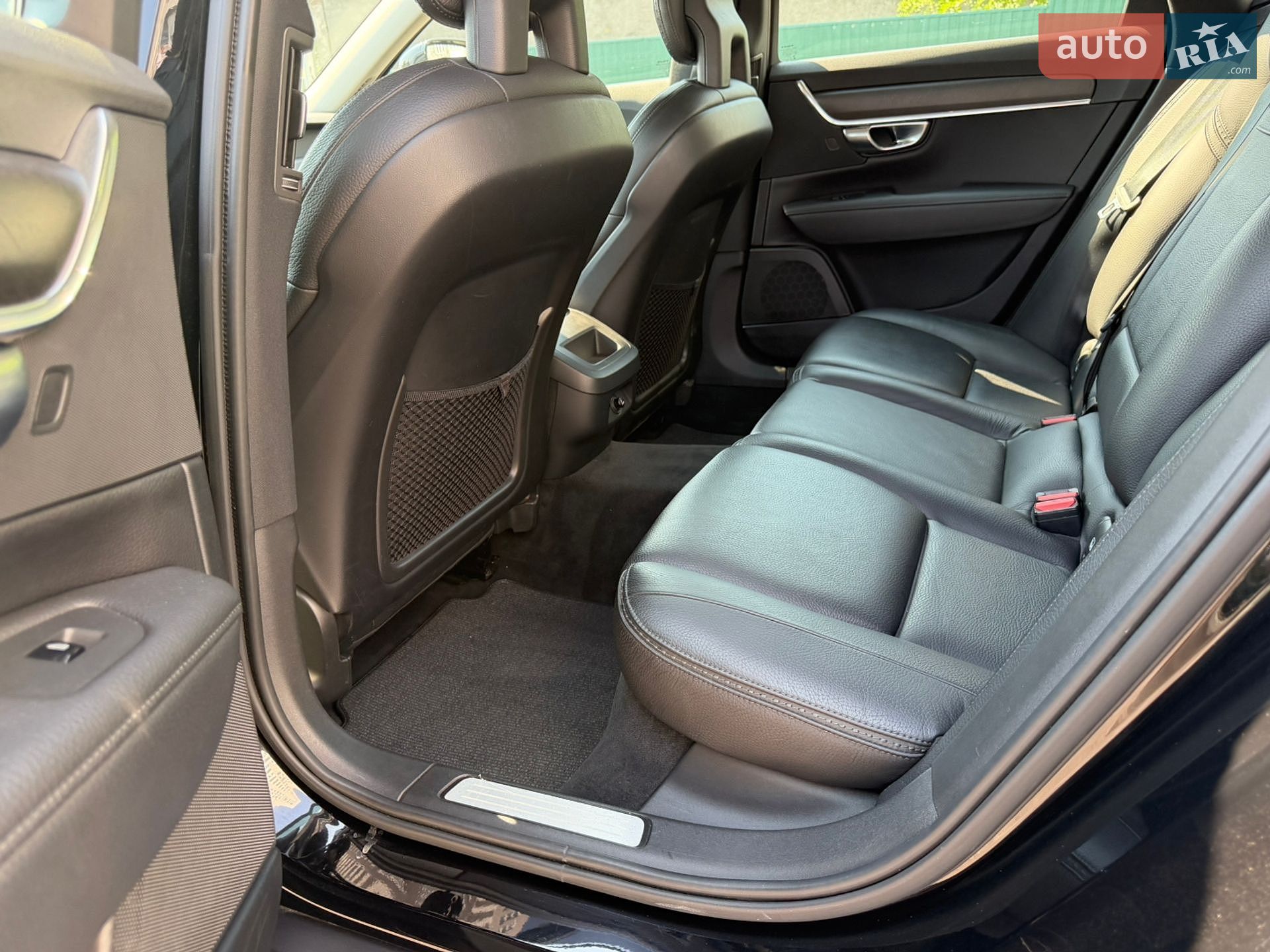 Volvo V90 Cross Country 2018 VIN YV1PZ25TCK1076503 фото оголошення 10 з 33