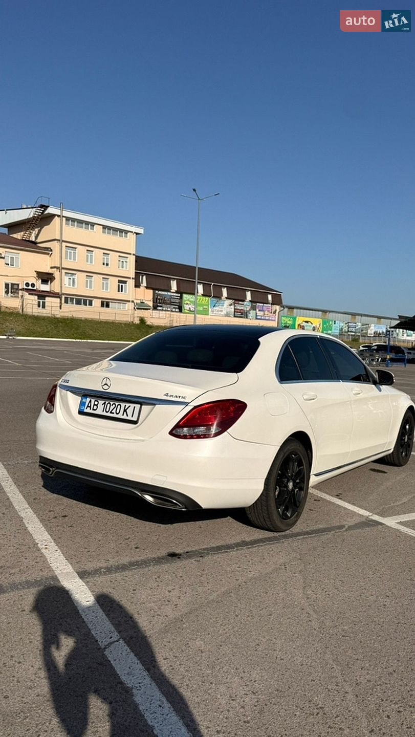 Mercedes-Benz C-Class 2015 VIN WDDWF4KB2GR135801 фото оголошення 7 з 16