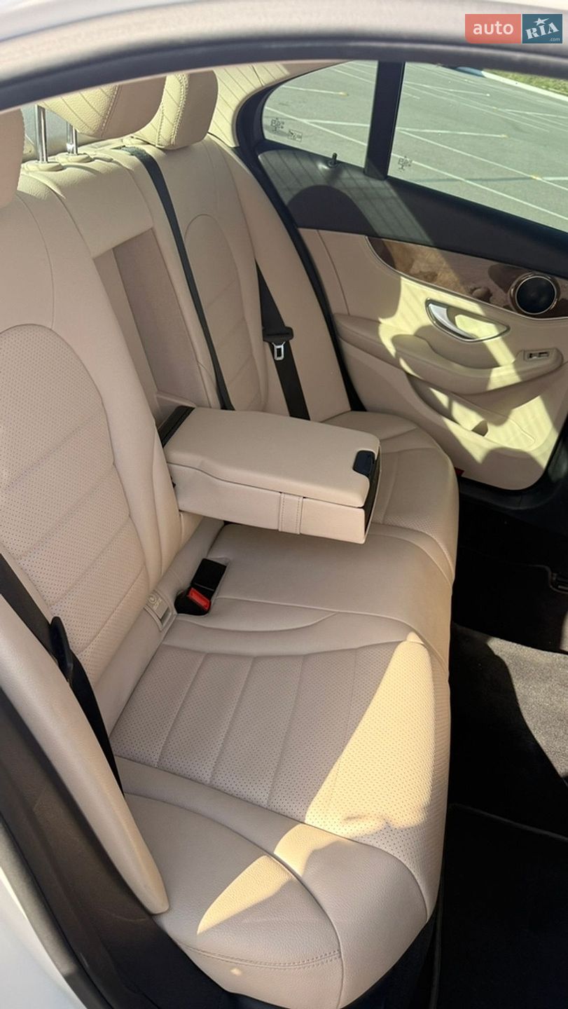 Mercedes-Benz C-Class 2015 VIN WDDWF4KB2GR135801 фото оголошення 11 з 16