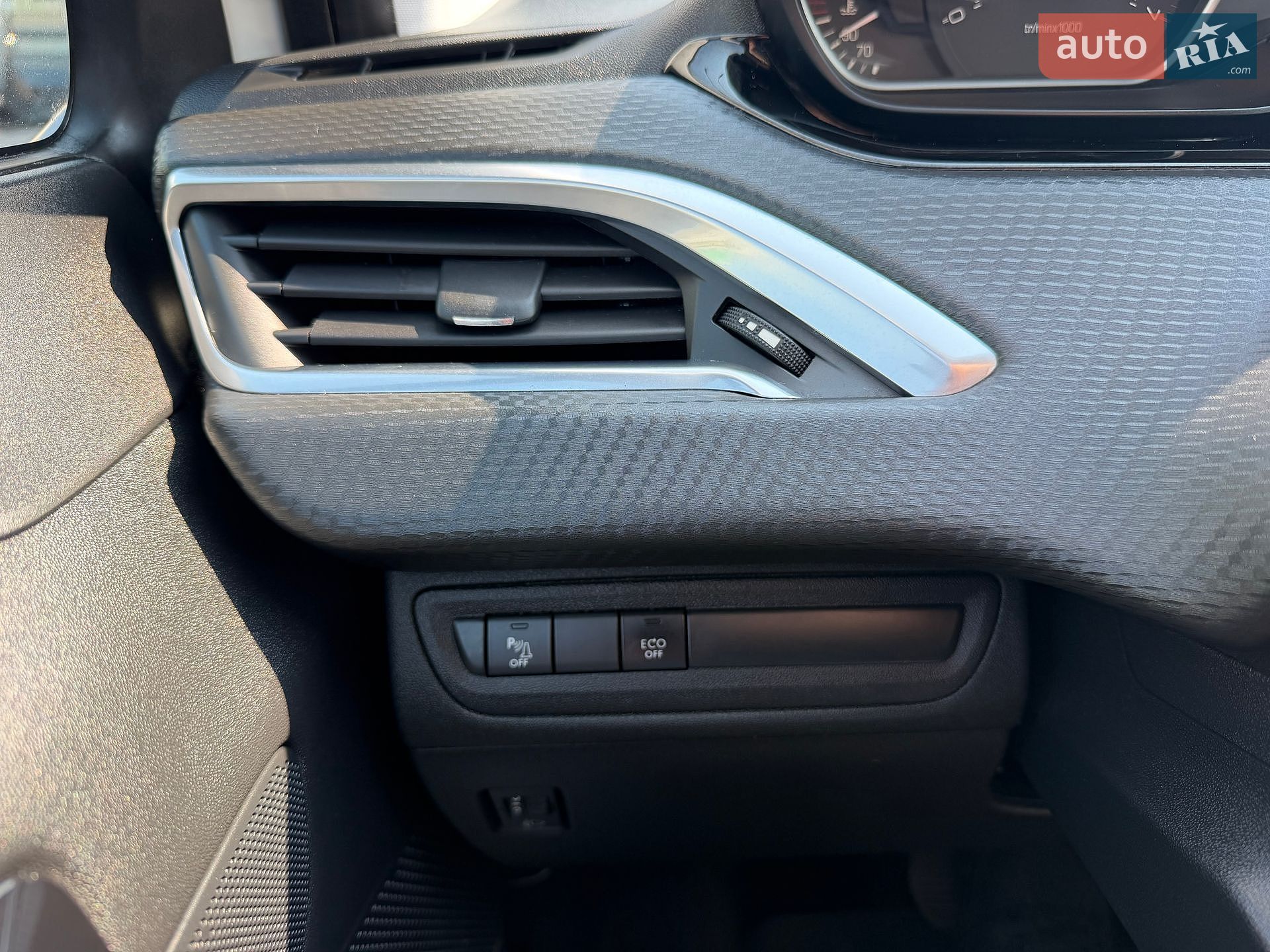 Peugeot 2008 2019 VIN VF3CUHNVTKY101917 фото оголошення 14 з 19